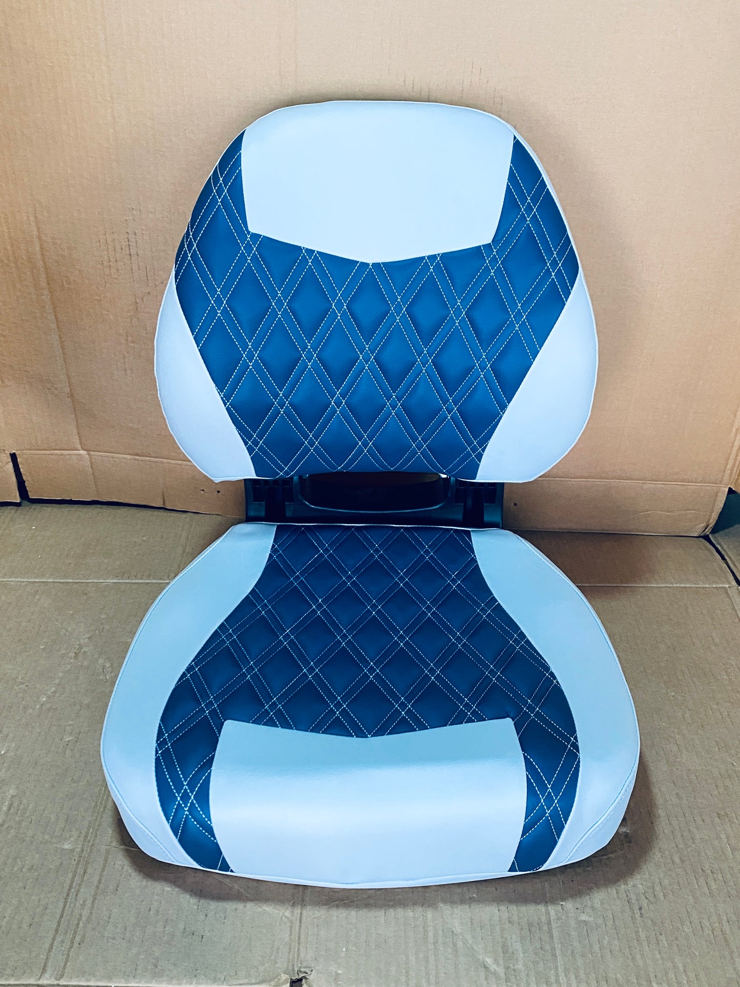 New Other Lippert Folding Pontoon Boat Seat With Contoured Foam Cushioning