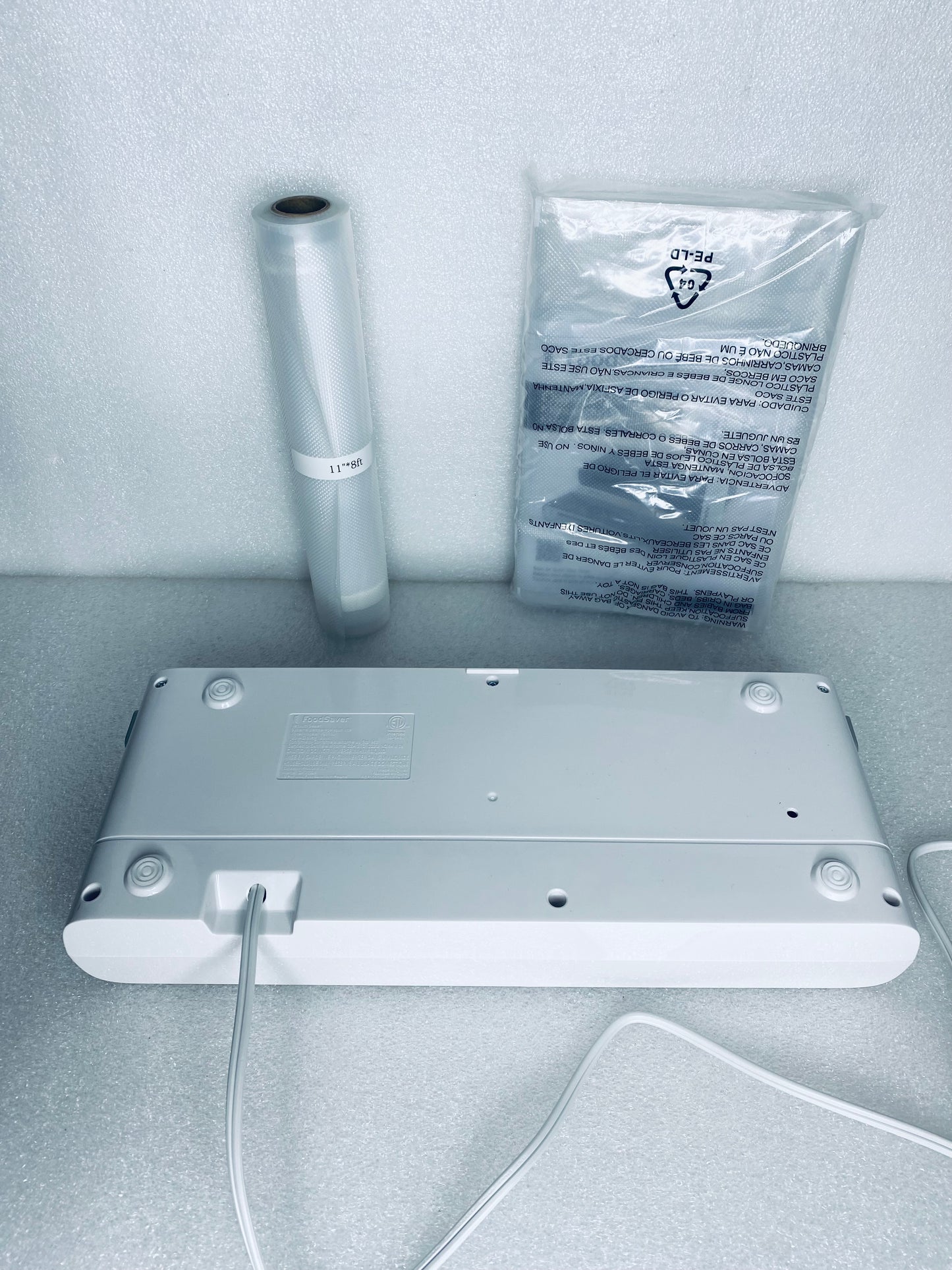 New Other FoodSaver Compact Vacuum Sealer Machine With Airtight Bags & Roll