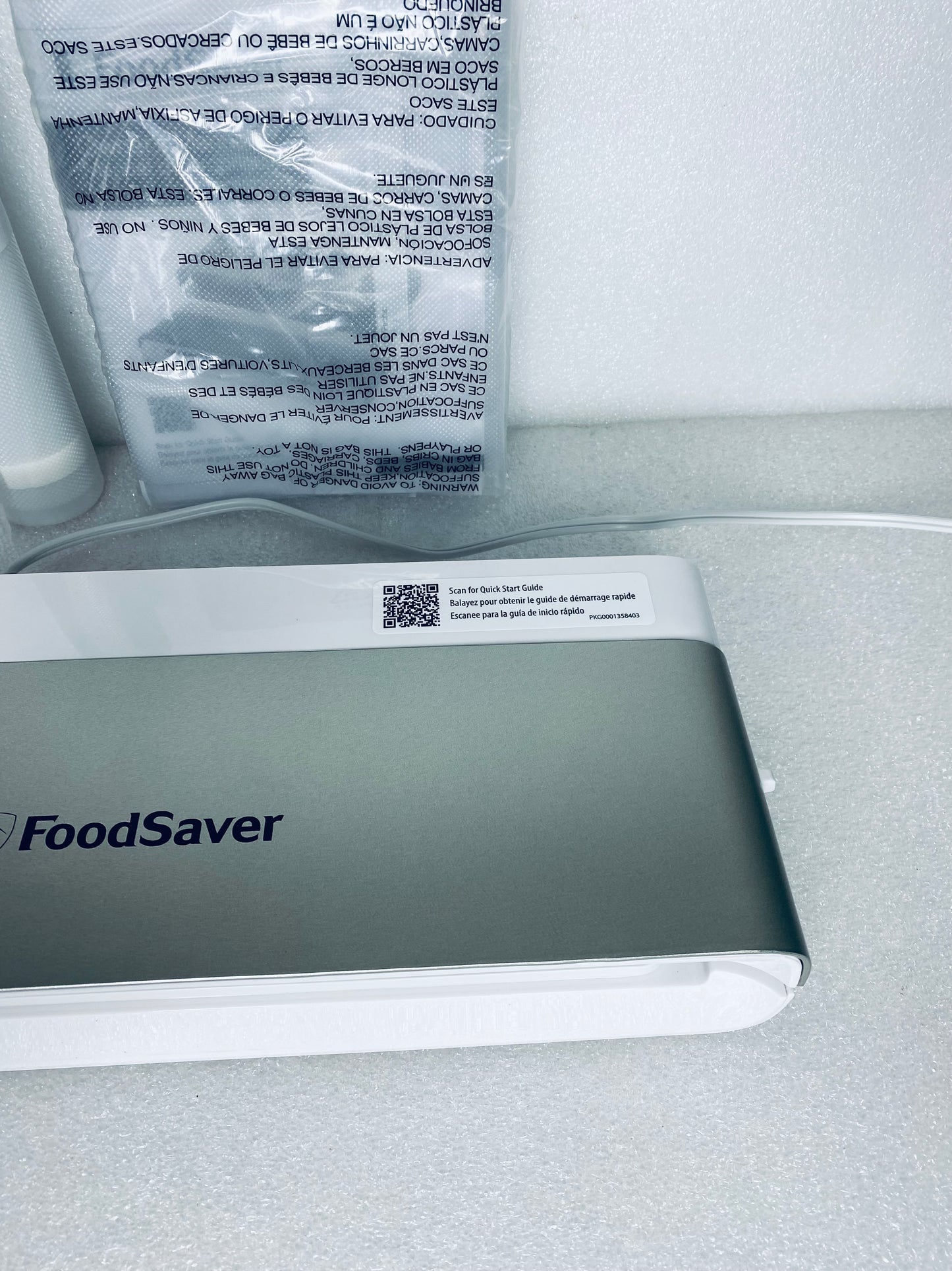 New Other FoodSaver Compact Vacuum Sealer Machine With Airtight Bags & Roll