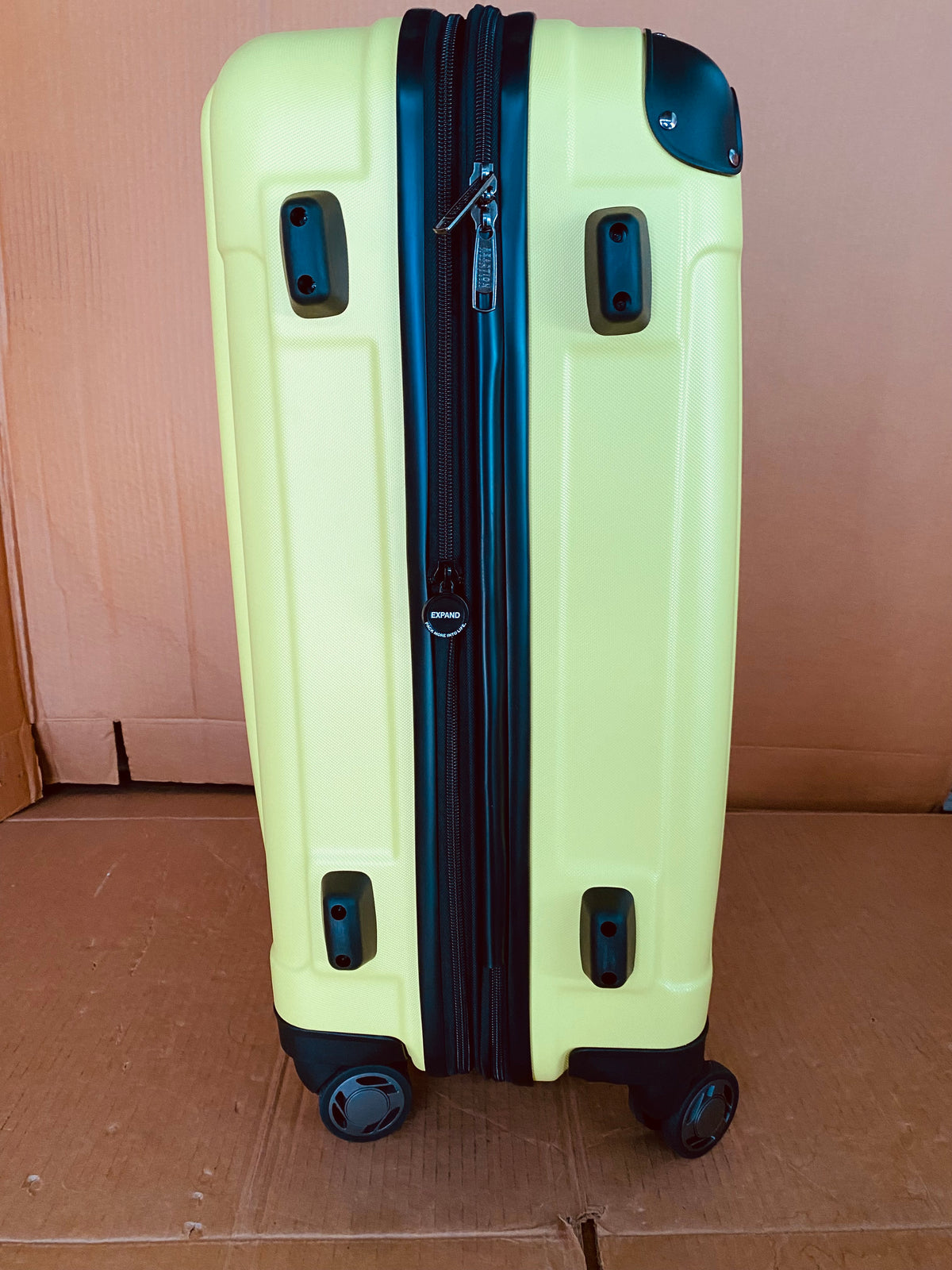 New Other Kenneth Cole REACTION 24” Expandable Luggage 8-Wheel Spinner Suitcase