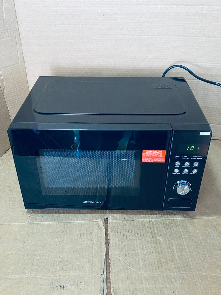 New Other Emerson 1,000 Watt 1.1 Cu. Ft. Countertop Microwave Oven, Black