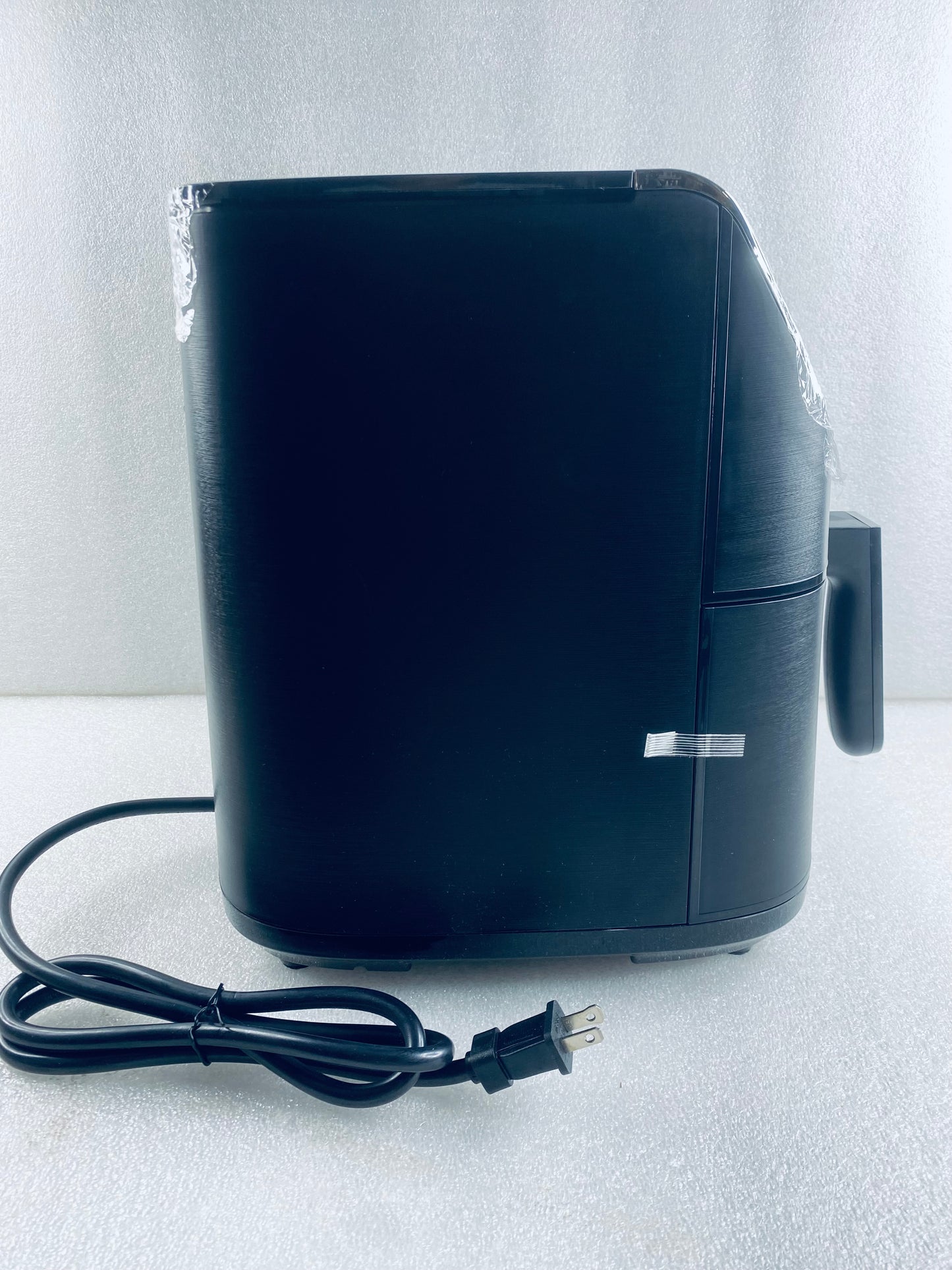 New Gourmia 7 Quart Digital Air Fryer With LED Display, Black