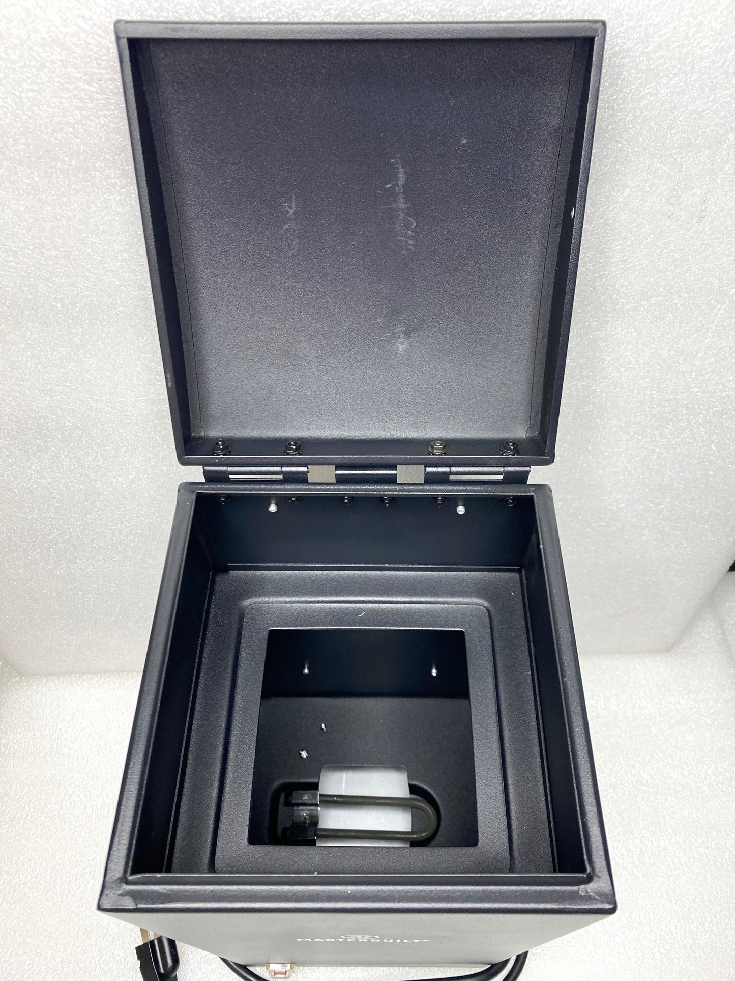 new other Masterbuilt Slow & Cold Smoker Attachment W/Ash Tray, Black - (READ)