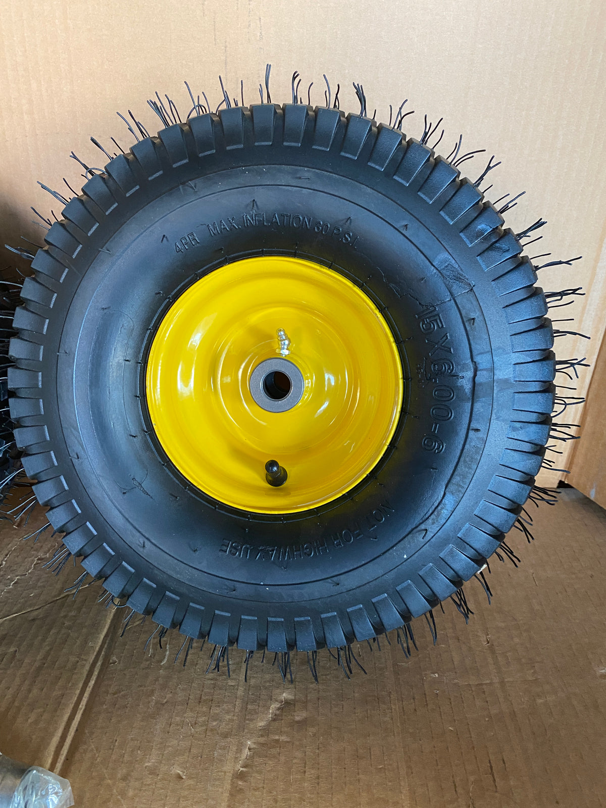 Set Of 2-New Other Aremae 15x6.00-6 Tubeless Lawn Mower Tires With 3/4" Bushing