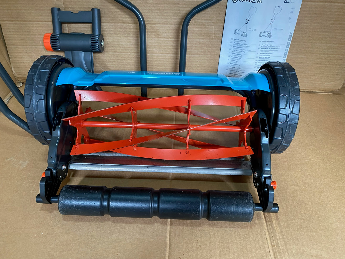 GARDENA 16" Manual Reel Lawn Mower With 5 Blades, Blue/Orange