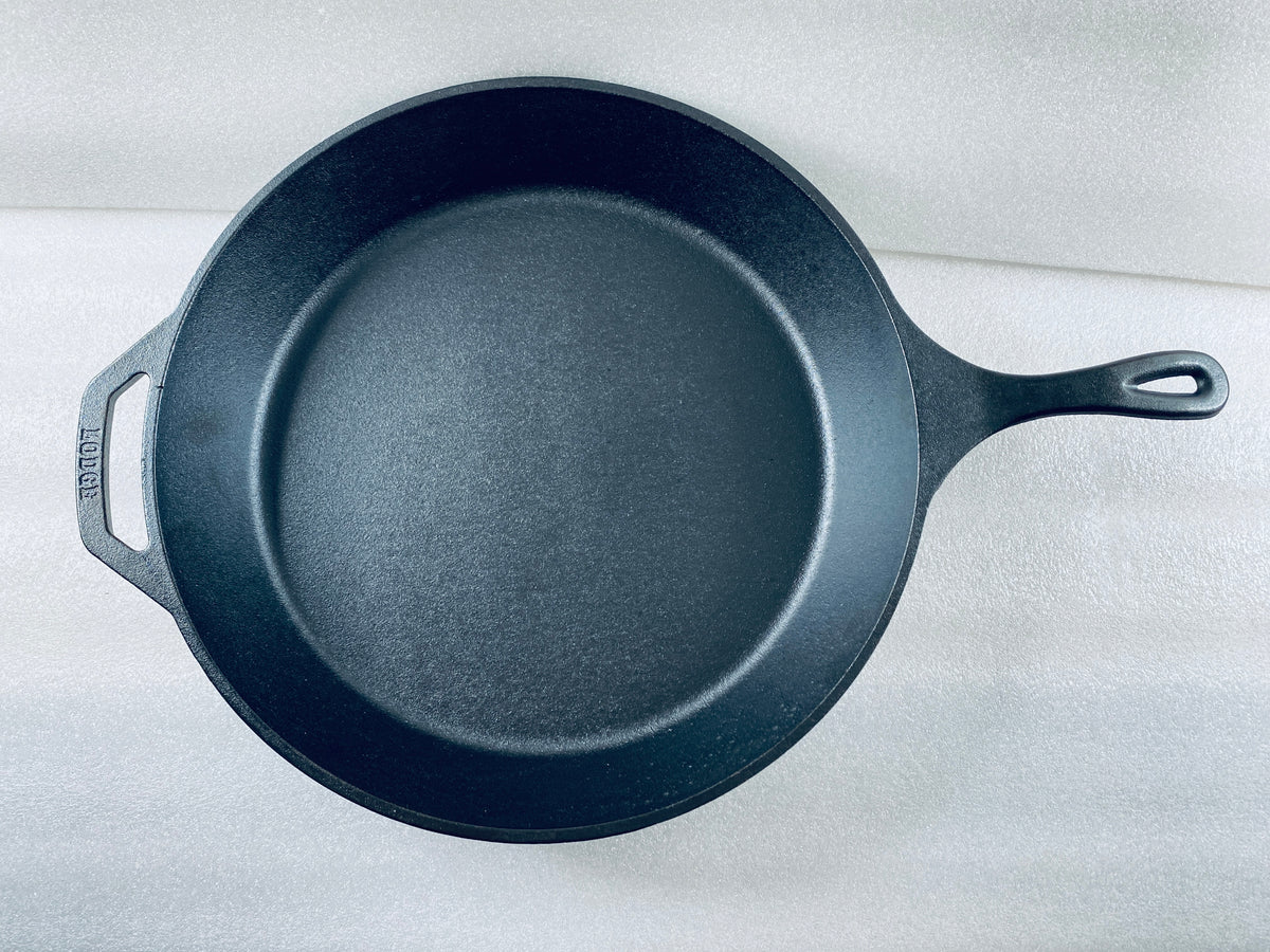 New Open Box Lodge 15" Pre-Seasoned Cast Iron Skillet With Easy-Grip Handle