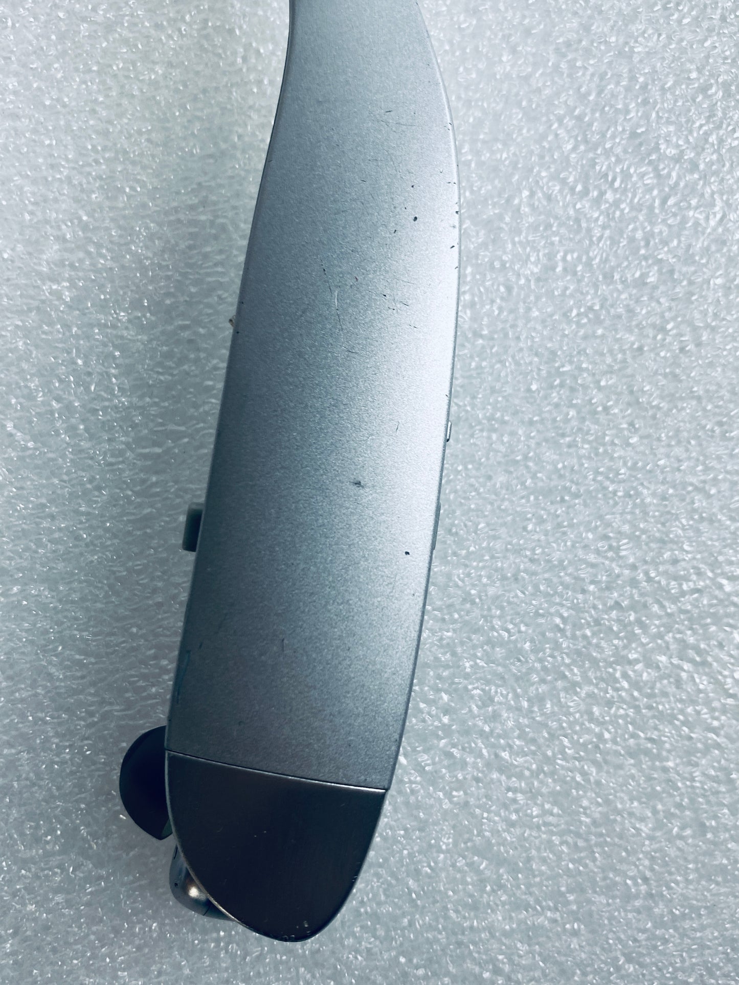 insignia Bluetooth Silver Noise-Canceling Wireless In-Ear Headset NS-CAHBTEBNC-S