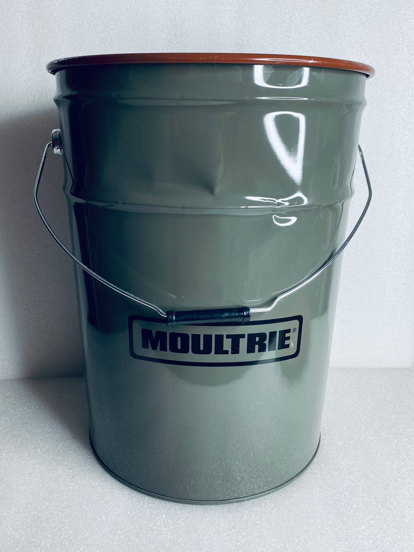 New Other Moultrie 40lb All Direction Hanging Deer & Fish Pond Feeder, Bluetooth