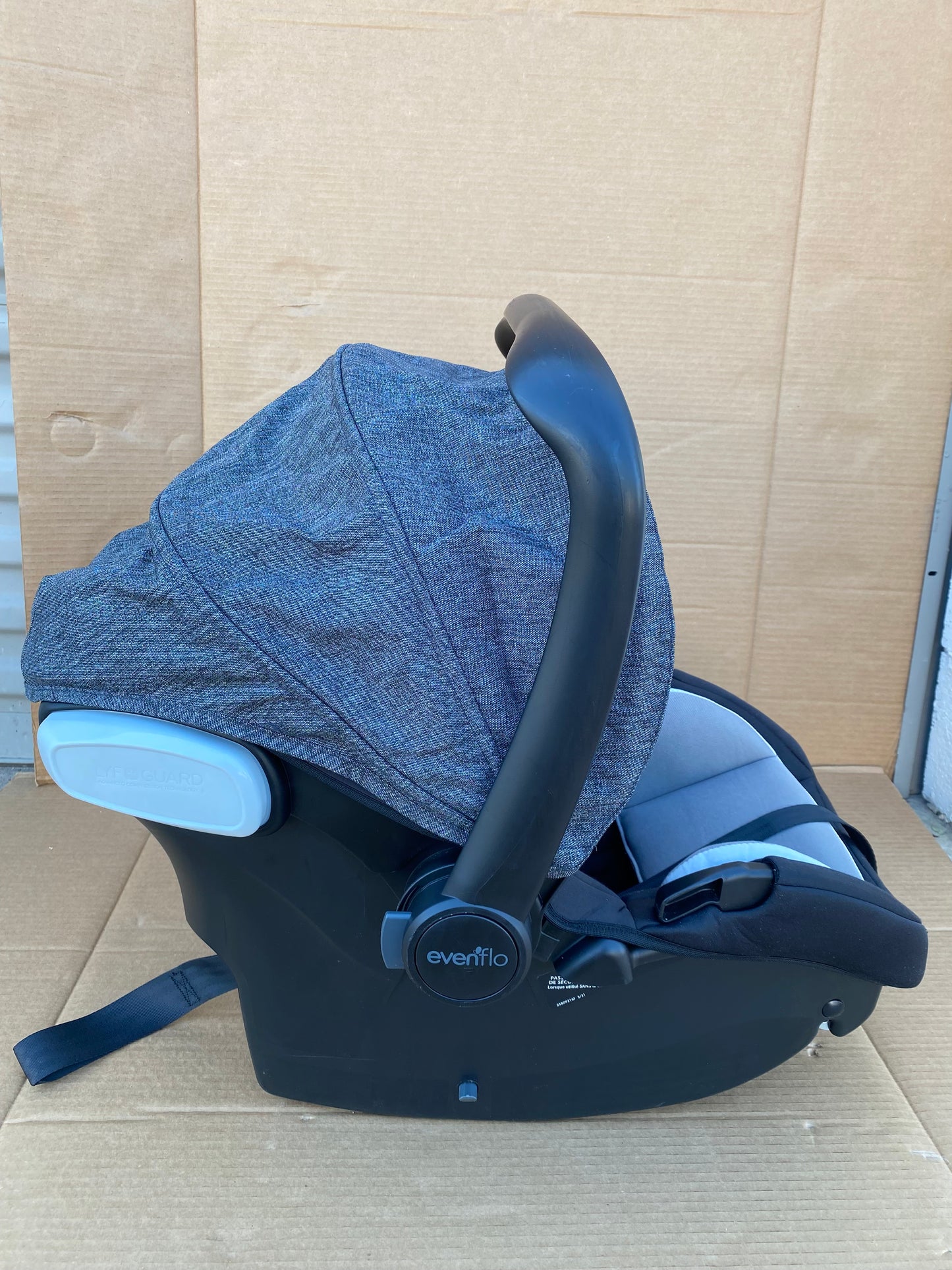 evenflo Litemax Pivot Pro Series 2.0 Infant Car Seat, Devon Gray - (READ)