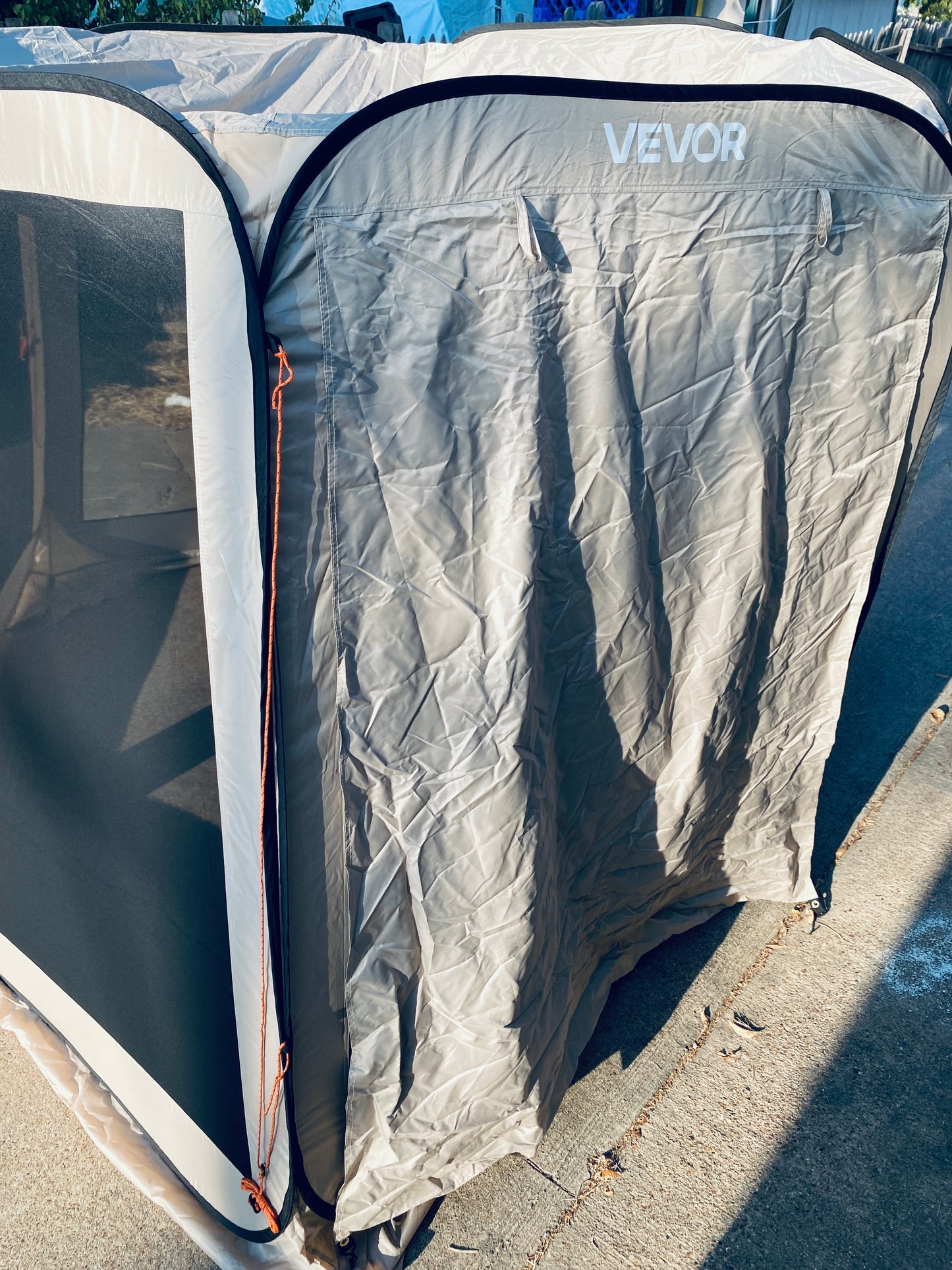 Like New VEVOR 10’ x 9.2’ Pop Up Screen House Tent With Awning For 4–8 People