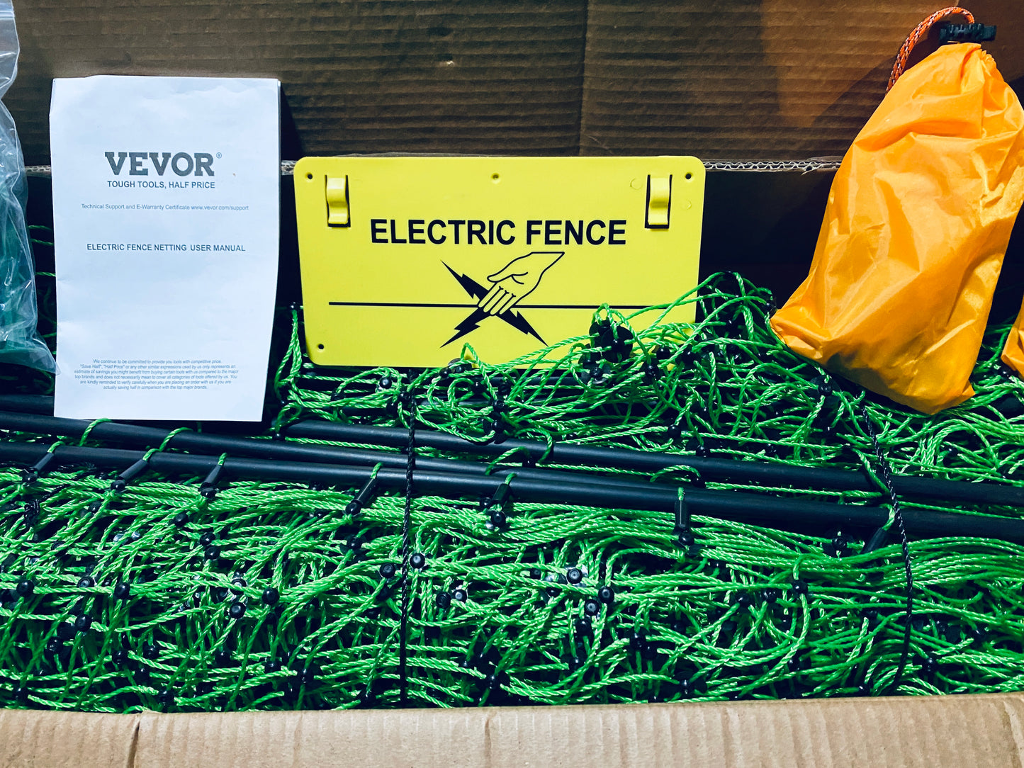 New VEVOR 48" H x 168' L Electric Fence Netting W/ Posts & Double-Spiked Stakes