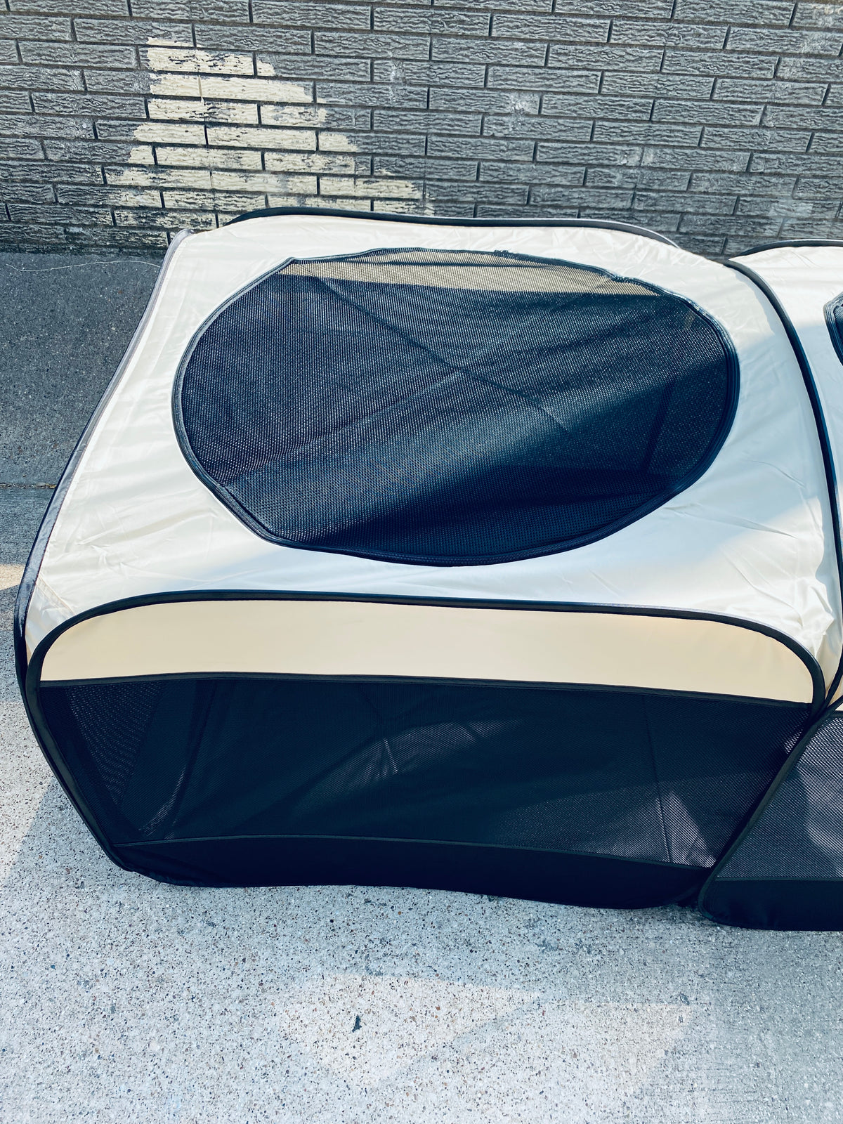 Like New Eighteentek 73.5” Dog/Cat Pop Up Playpen, Beige/Black