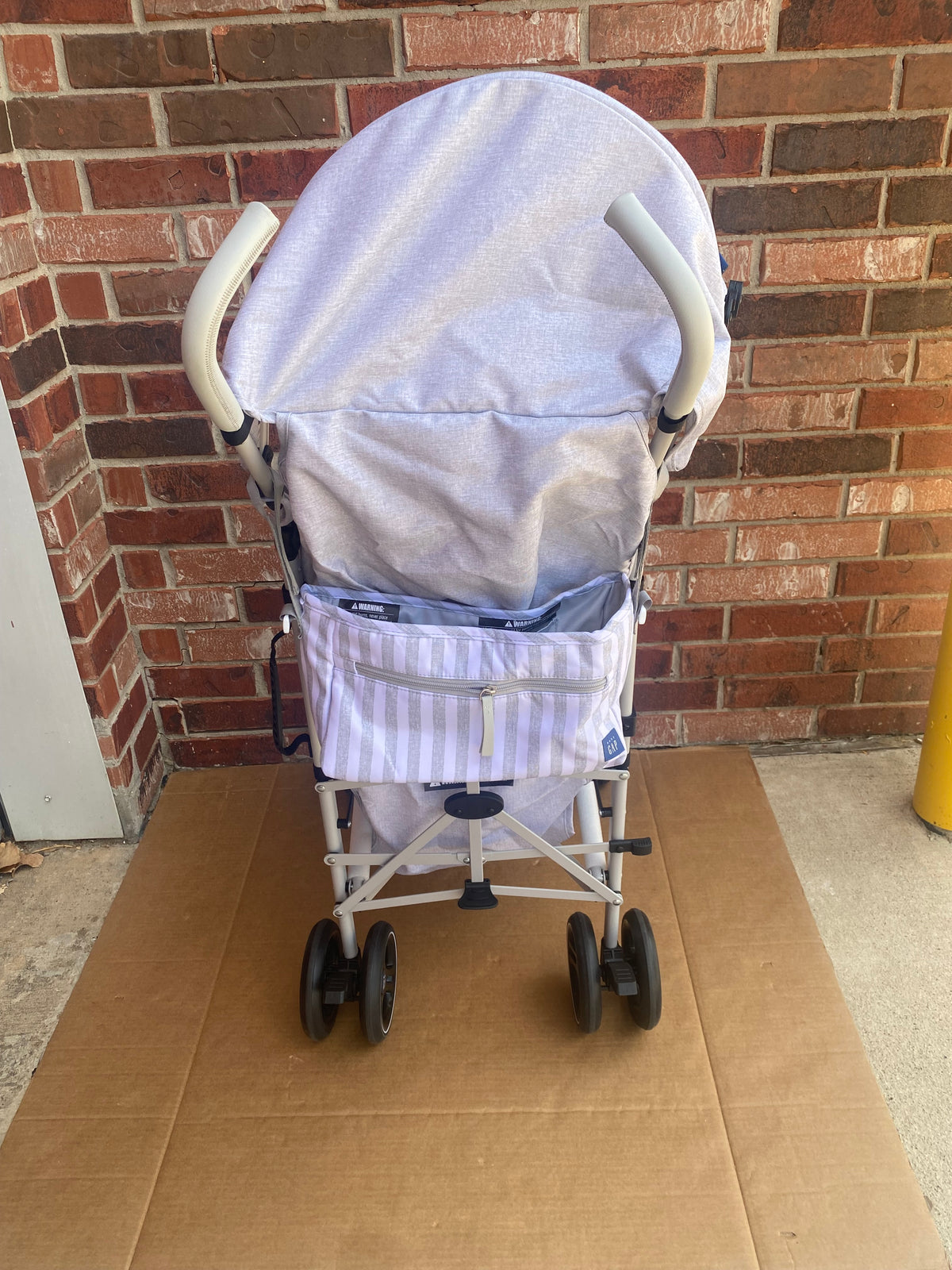 Like New Baby Gap Lightweight Classic Stroller With Recline & Fold, Gray Stripes