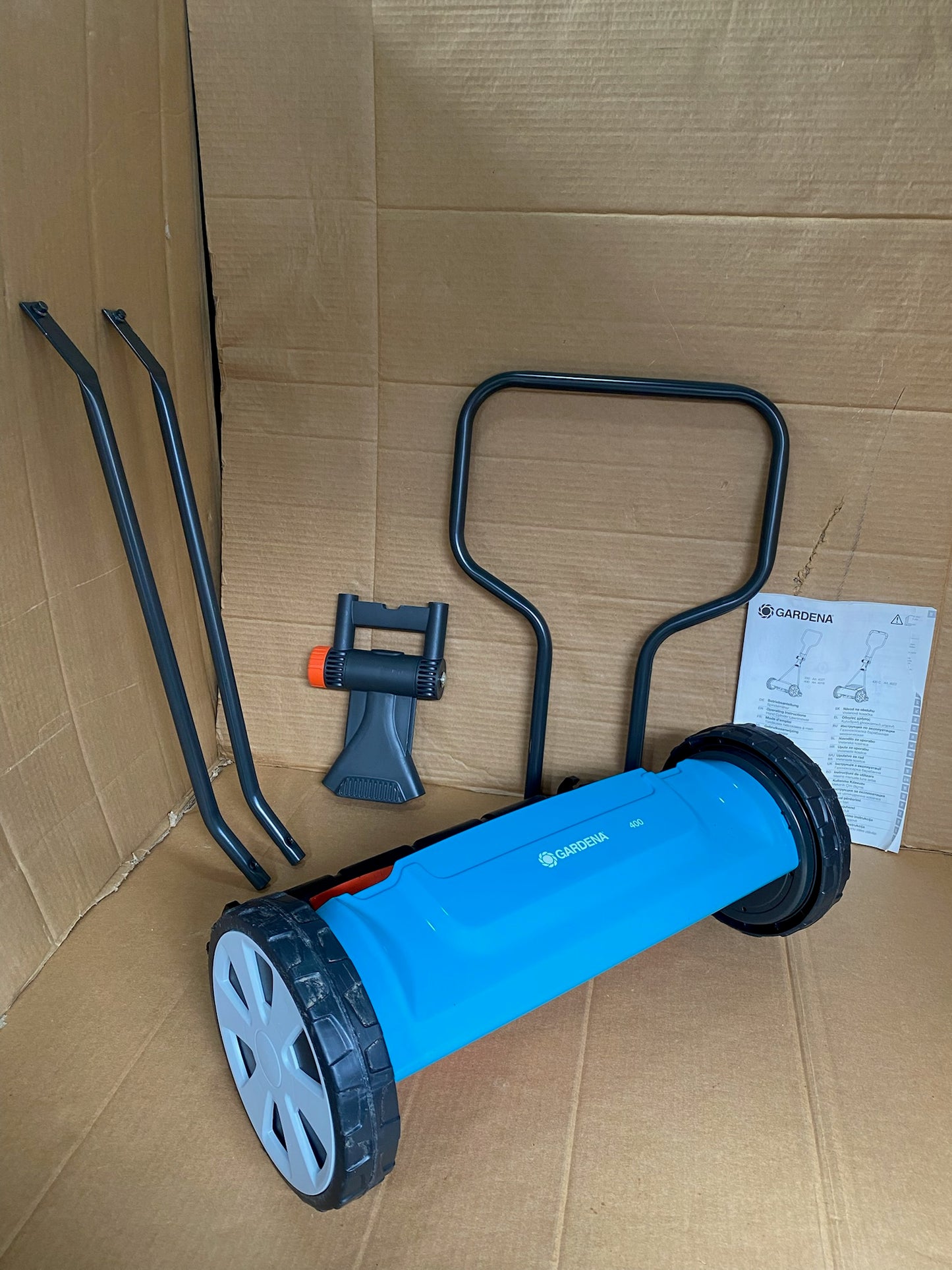 GARDENA 16" Manual Reel Lawn Mower With 5 Blades, Blue/Orange