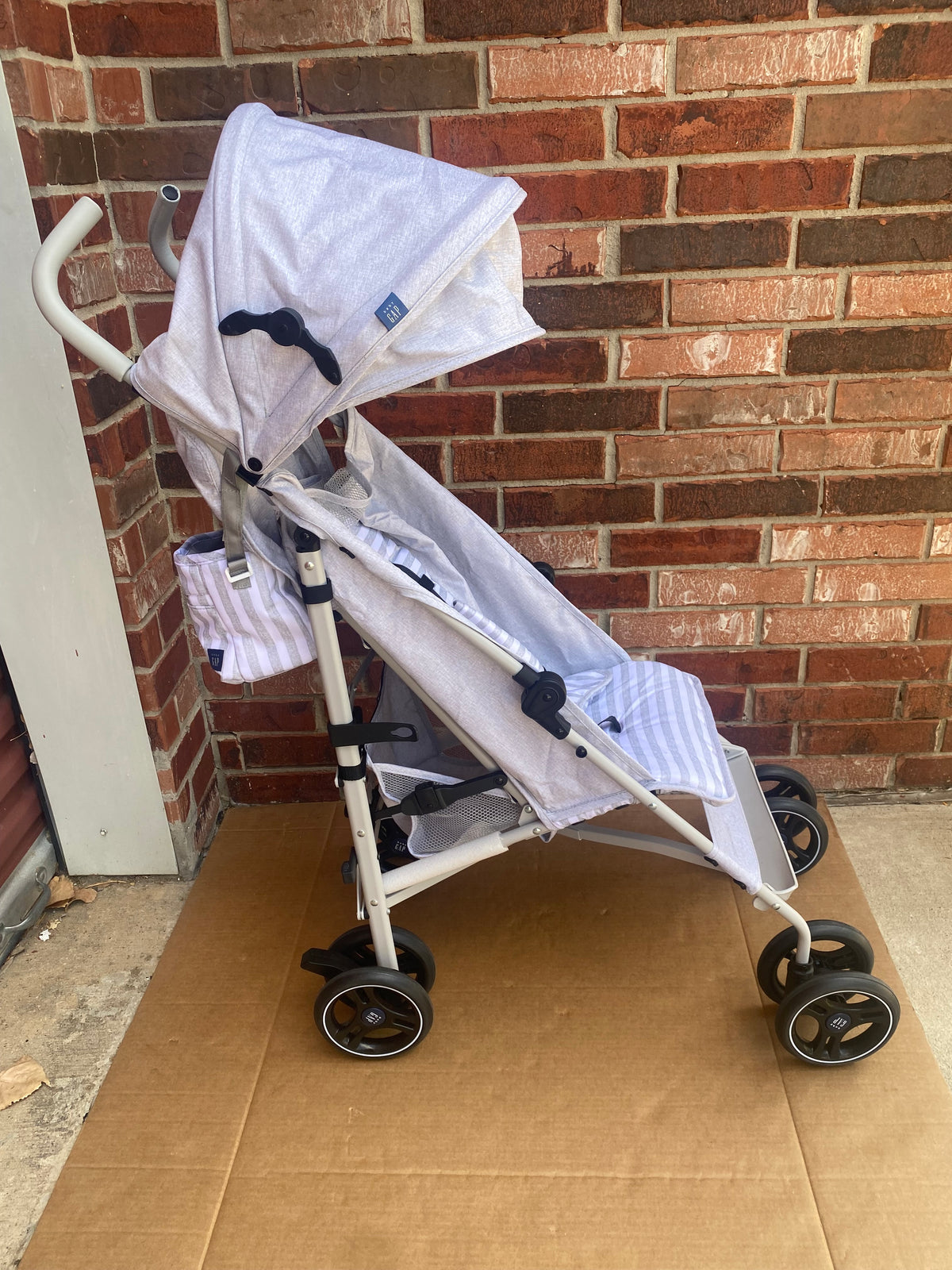 Like New Baby Gap Lightweight Classic Stroller With Recline & Fold, Gray Stripes