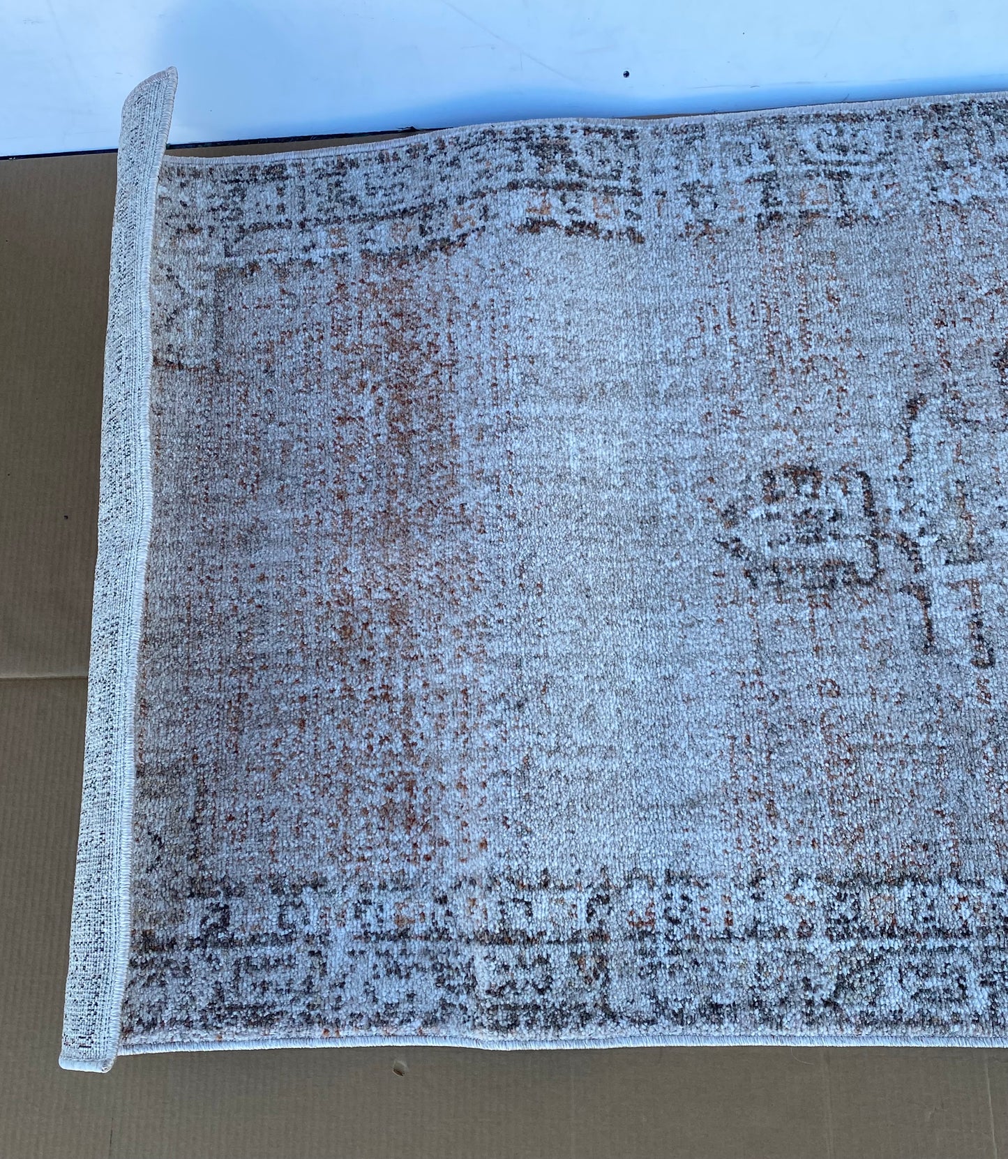New Open Box Chris Loves Julia Spice/Natural 2'7"x7'6" Vintage Style Runner Rug