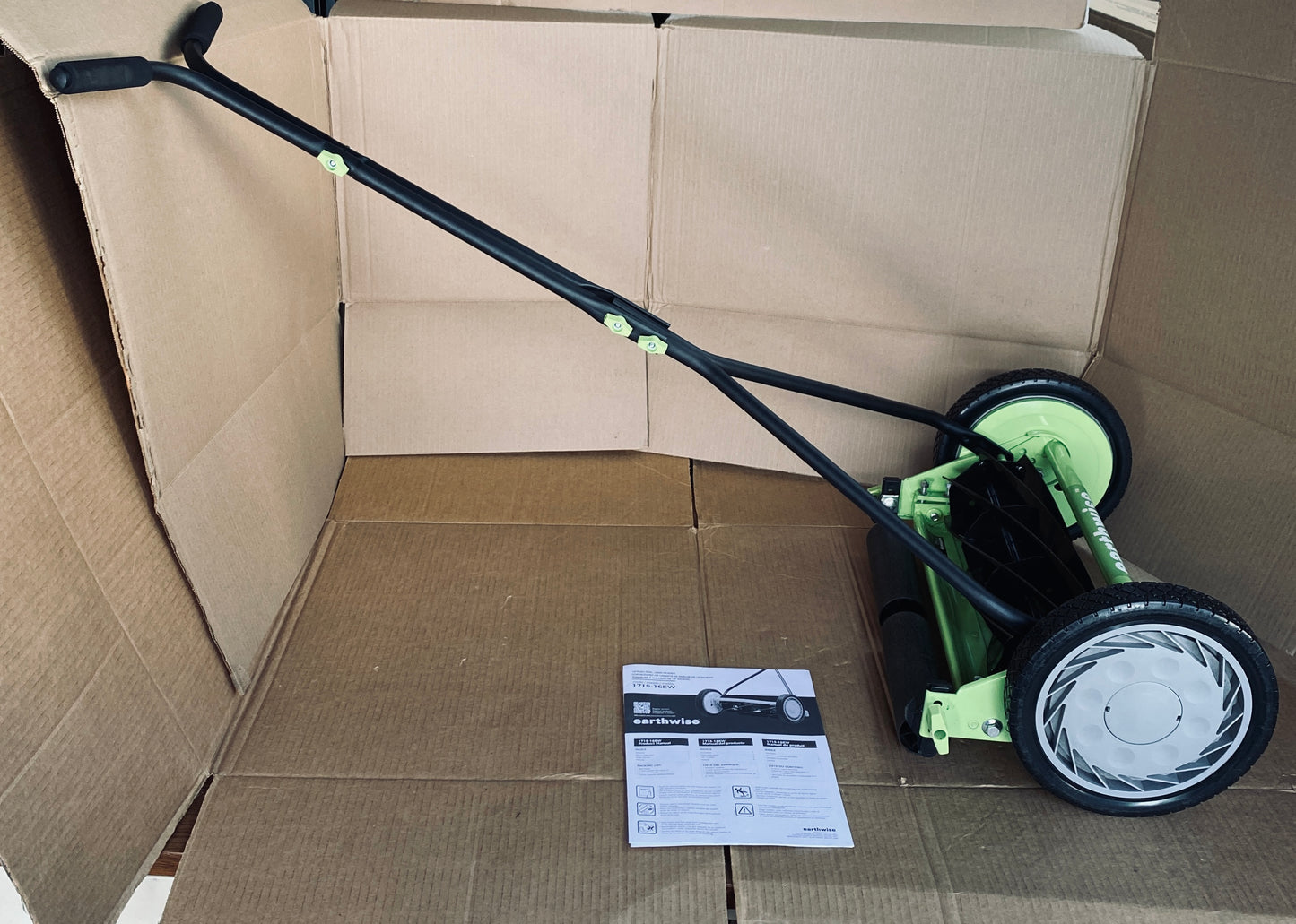 Earthwise 16-Inch 7-Blade Push Reel Lawn Mower, Grey