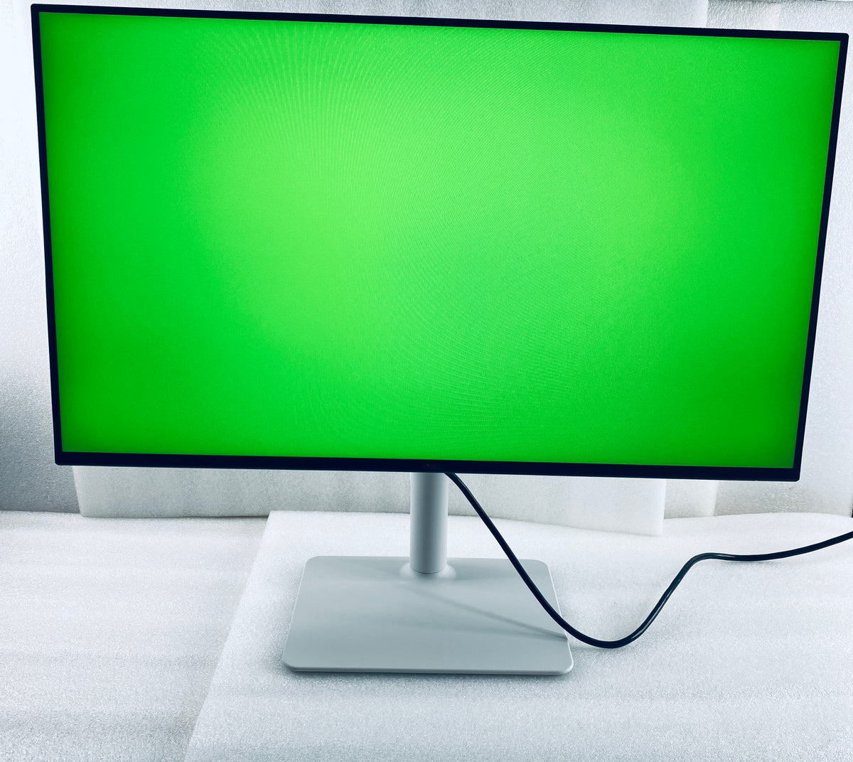 New Open Box Dell 27” FHD Monitor With Integrated Speaker & Height/Tilt/Swivel