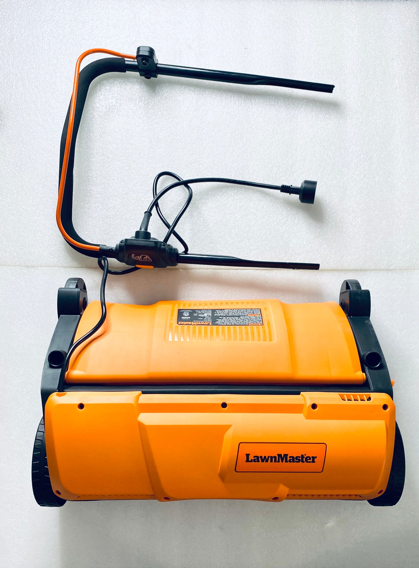 New Other LawnMaster Electric 16” 13Amp Dethatcher & Scarifier W/ Collection Bag