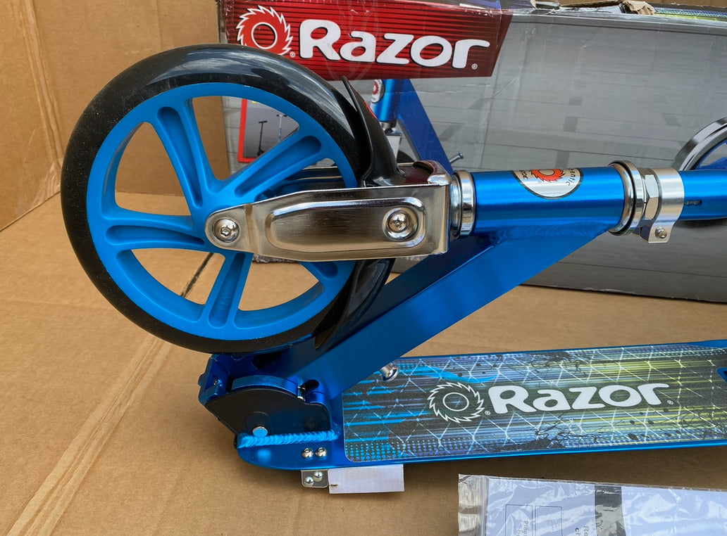 New Other Razor A5 Lux Kick Scooter For Kids Ages 8+ & Up To 220 lbs