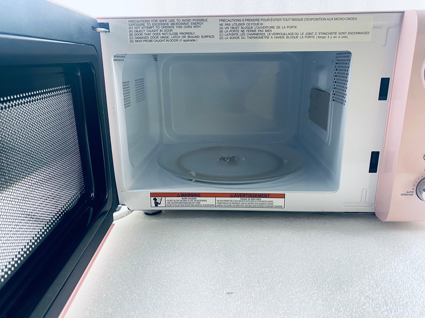 Like New Nostalgia 7 Cu. Ft. Retro Compact Countertop Microwave Oven, Pink