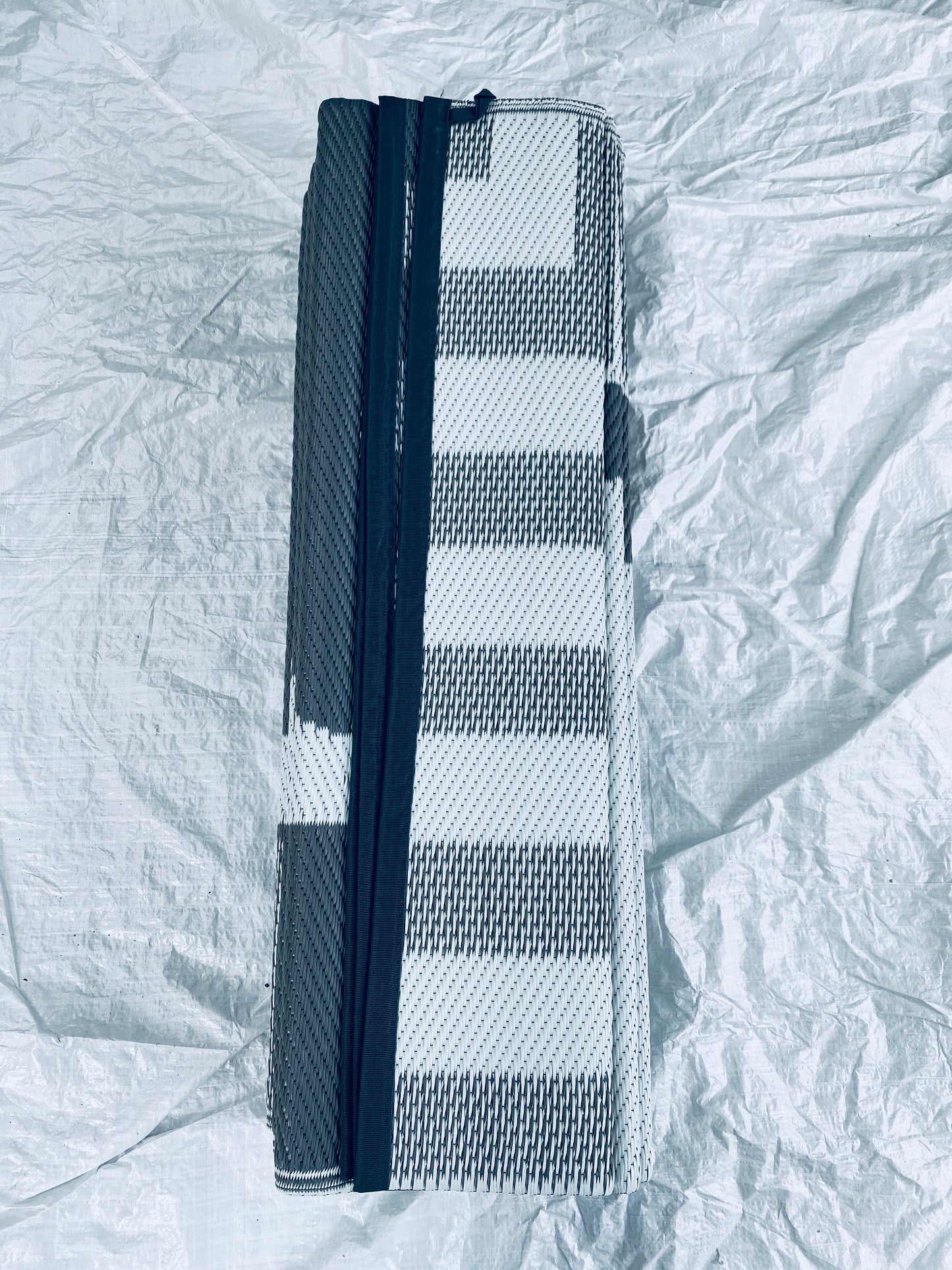 New Open Box Garvee 9’ x 18’ Waterproof Plastic Straw Reversible Outdoor Rug