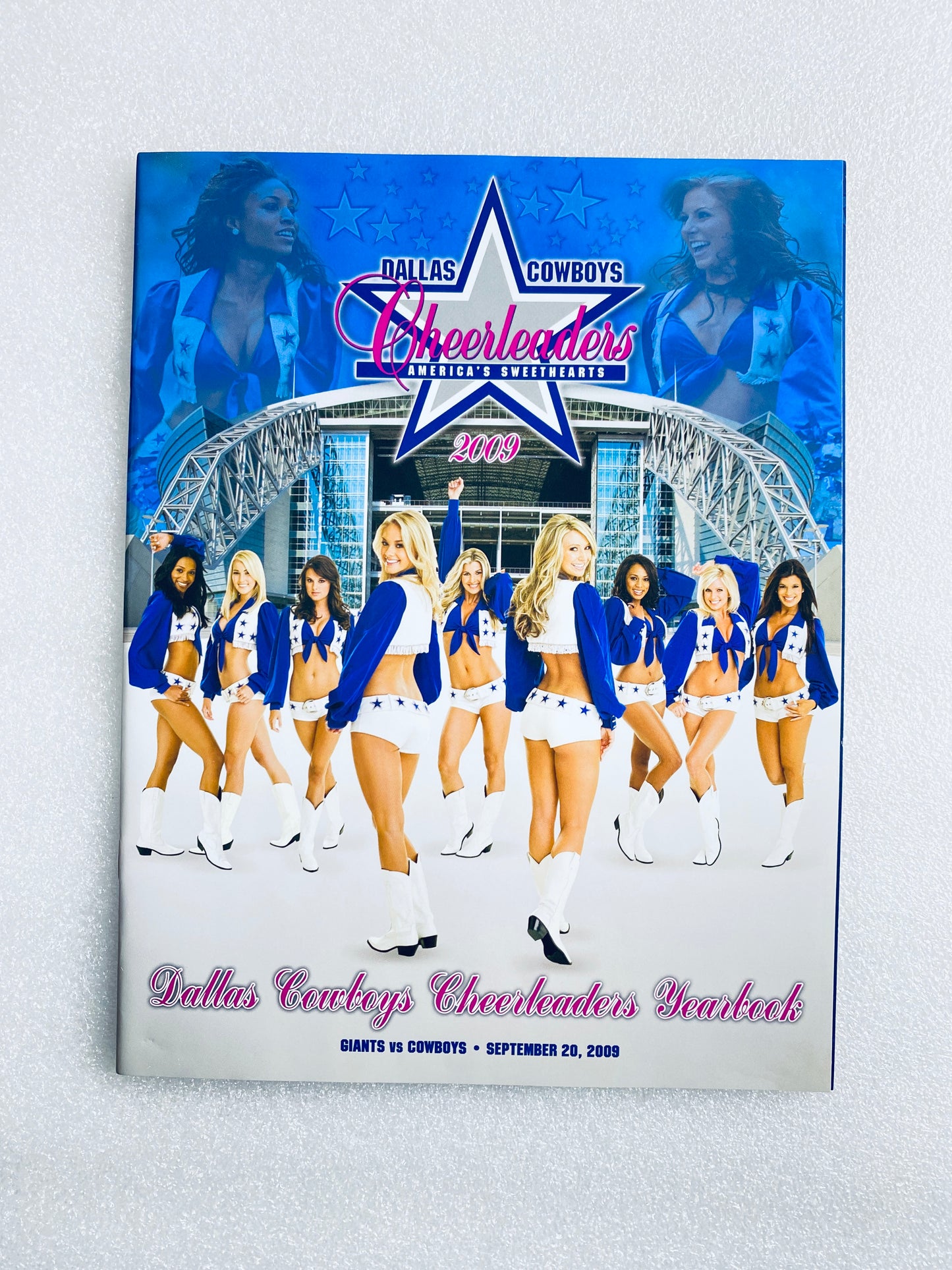 Dallas Cowboys Cheerleaders YearBook America's Sweethearts September 2009