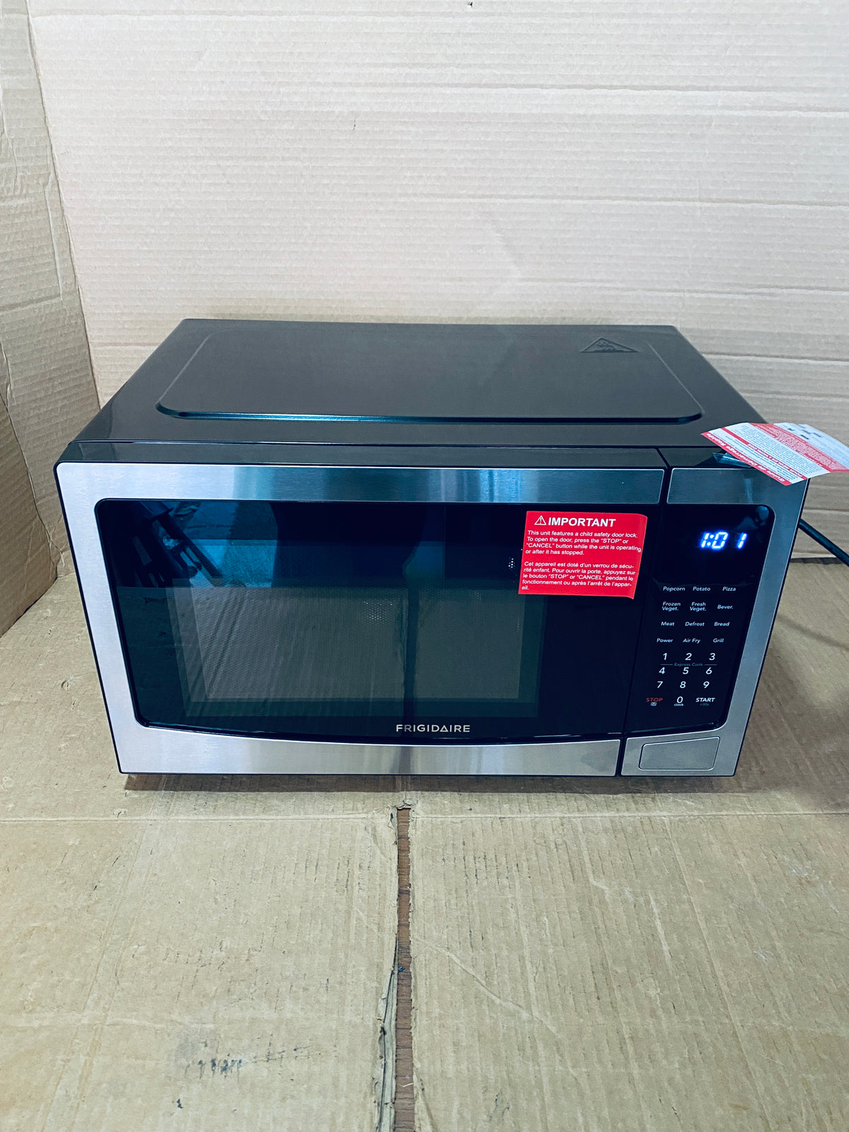 New Other FRIGIDAIRE 1.2 cu ft Microwave, Digital Air Fryer, Convection Oven
