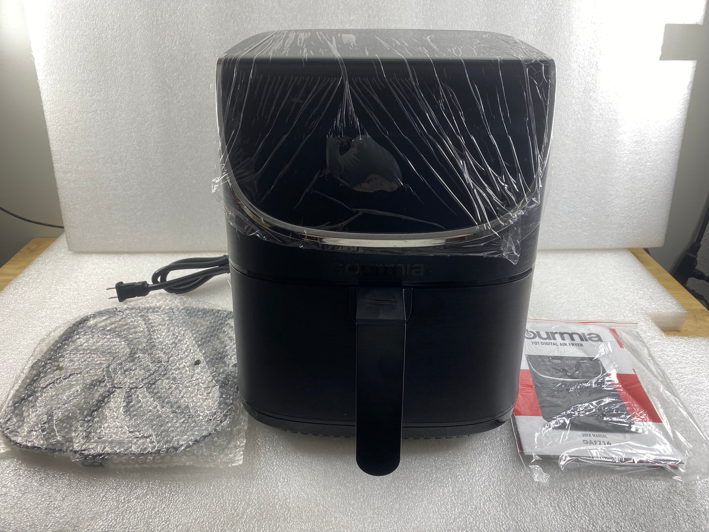 New Gourmia 7 Quart Digital Air Fryer With LED Display, Black