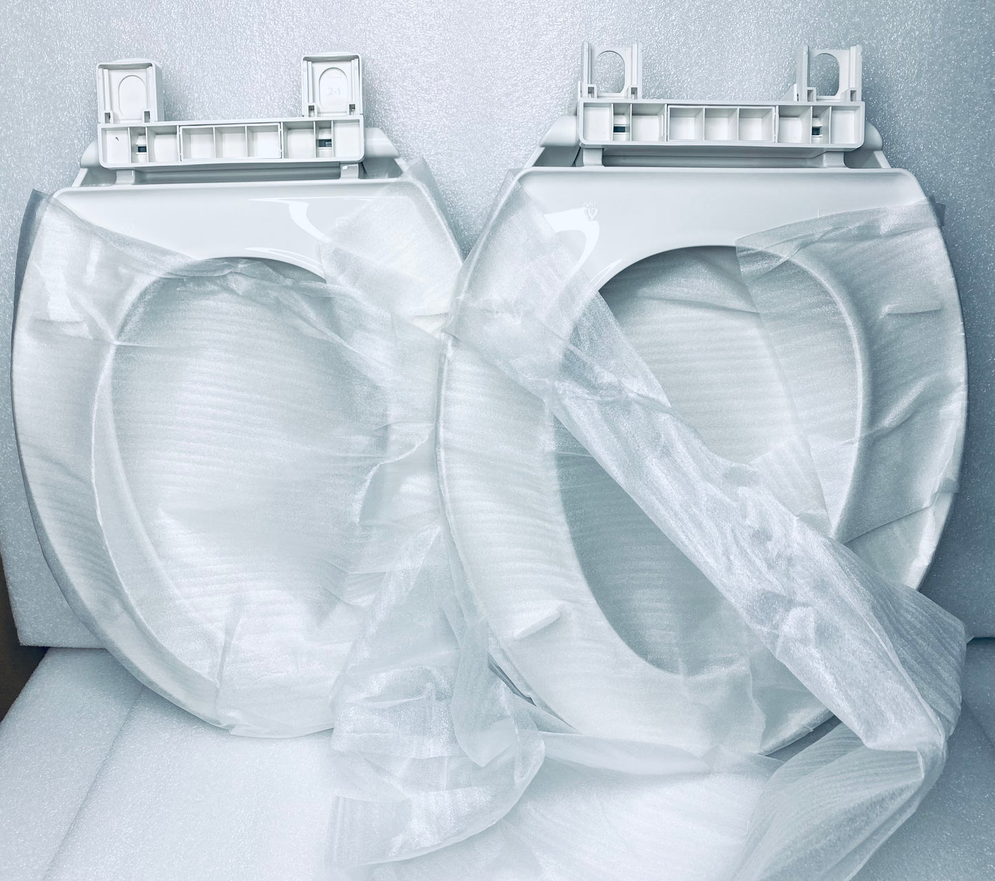lot Of 2 New Open Box - American Standard Elongated Soft Close Toilet Seats