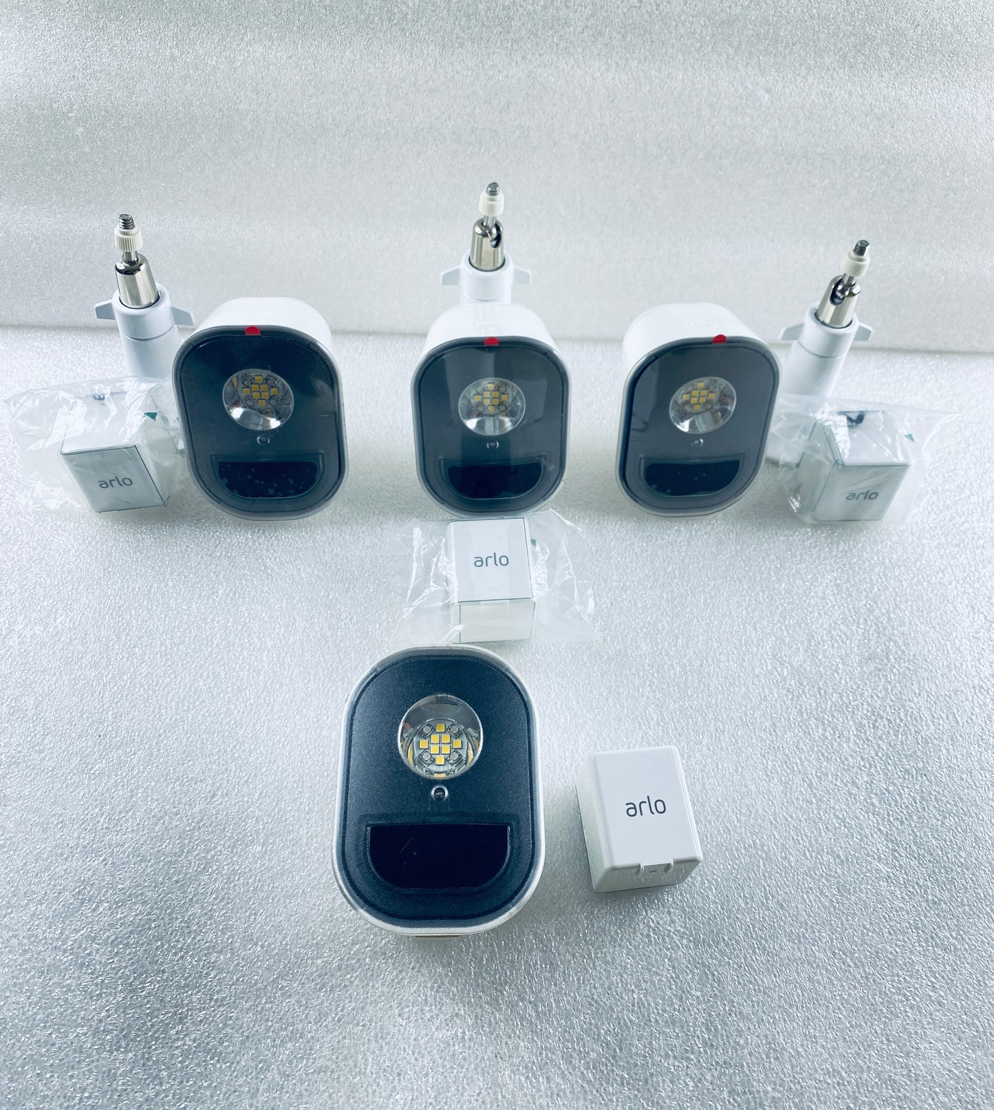 Lot Of 4–NetGear Arlo In/Outdoor Smart Security Lights W/ Mounts & Batteries
