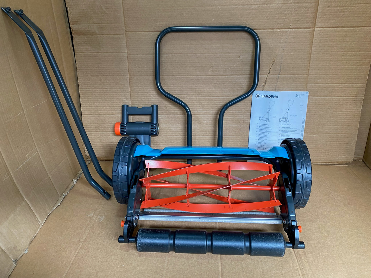 GARDENA 16" Manual Reel Lawn Mower With 5 Blades, Blue/Orange