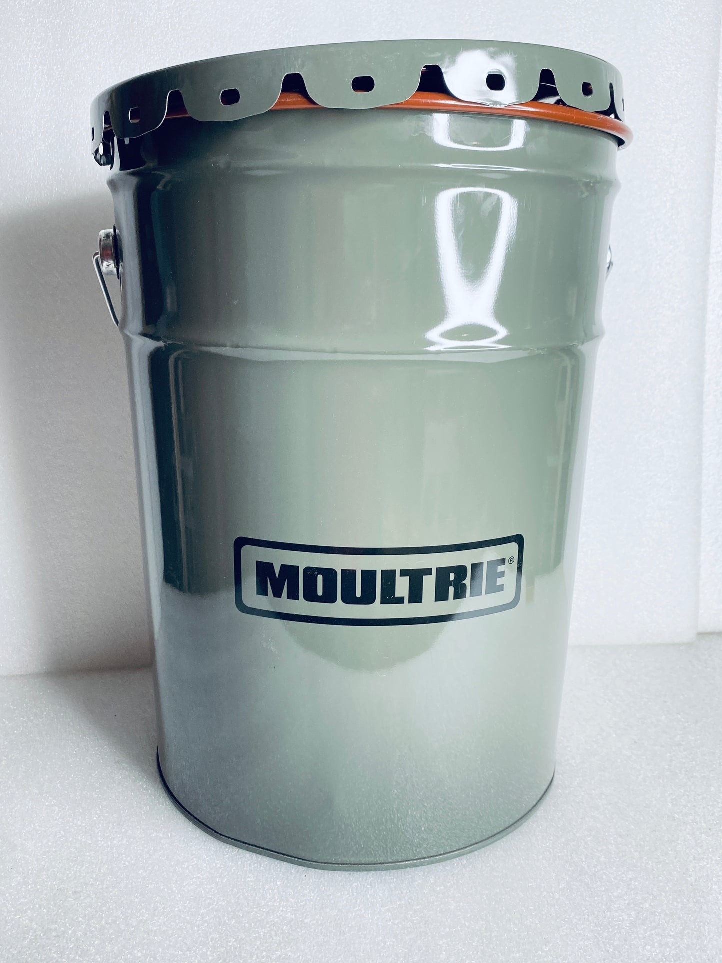 New Other Moultrie 40lb All Direction Hanging Deer & Fish Pond Feeder, Bluetooth