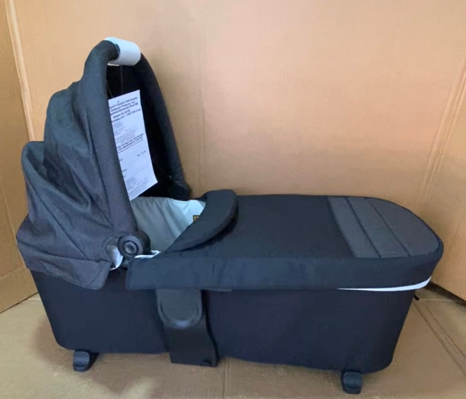 New Open Box Graco Modes Foldable Carry Cot/Canopy/Bassinet, Black