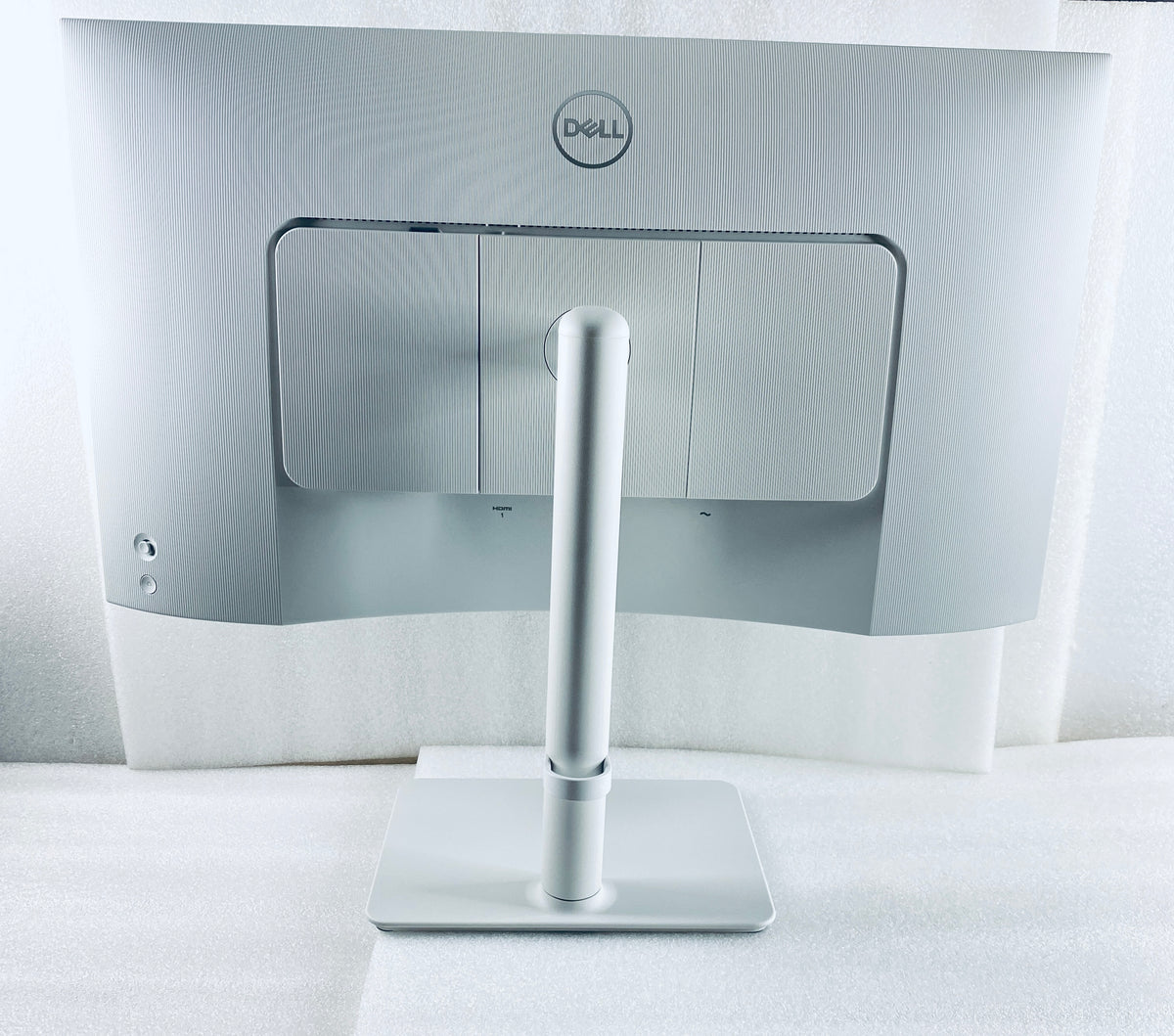 New Open Box Dell 27” FHD Monitor With Integrated Speaker & Height/Tilt/Swivel