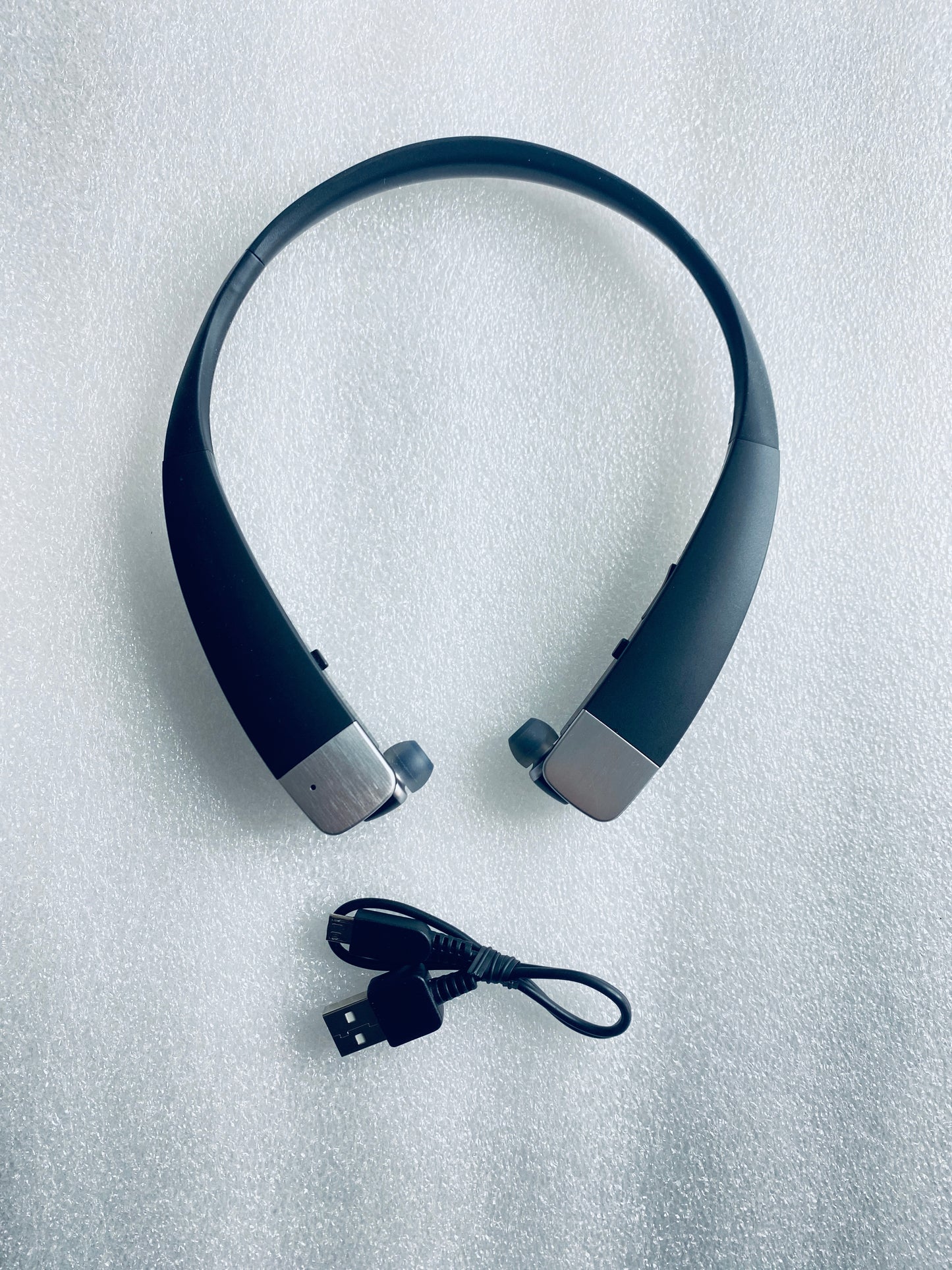 Lot Of 2 Insignia Wireless Bluetooth In-Ear Headset W/Microphone, NS-CAHBTEB02-B