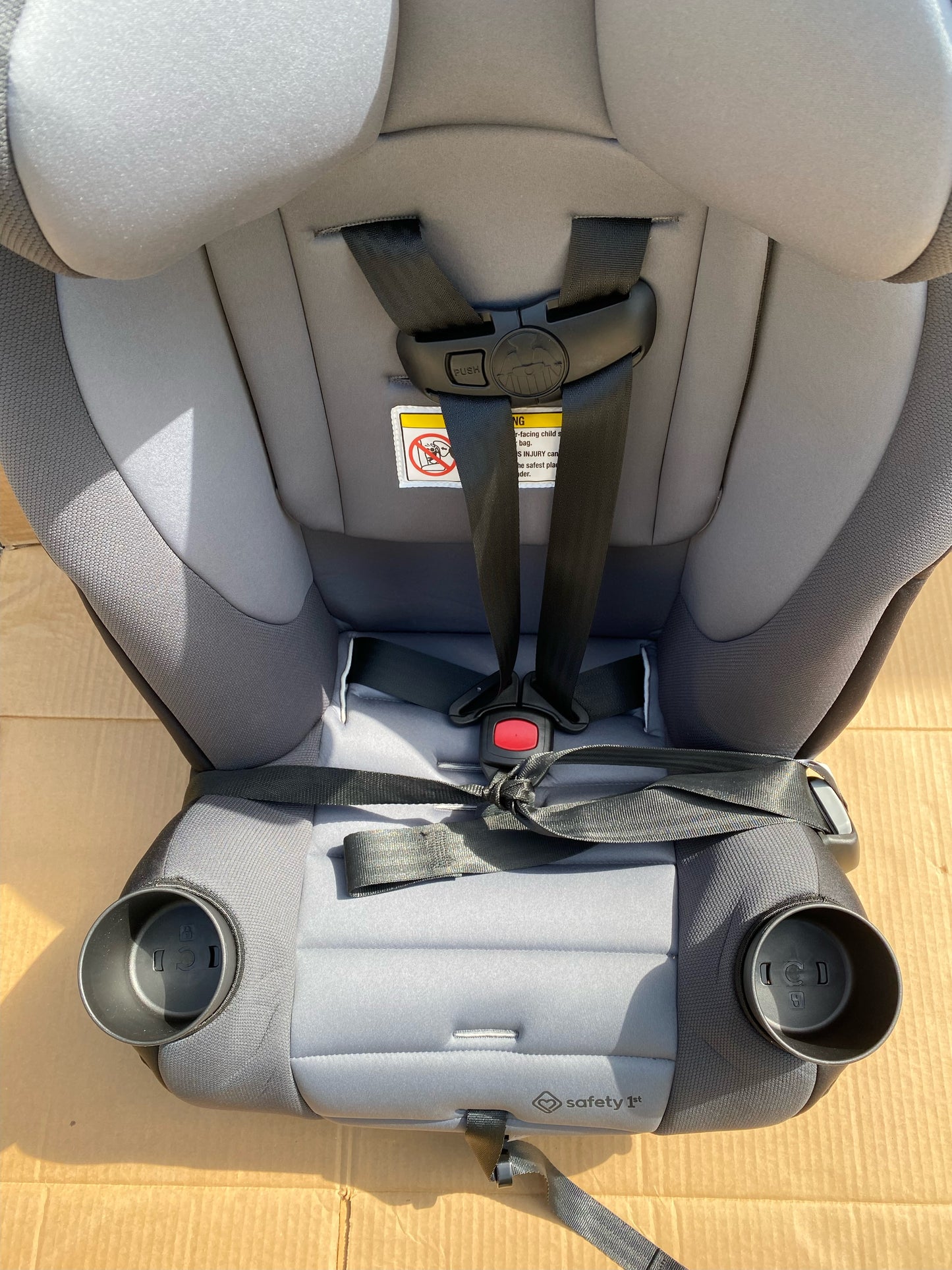 Like New Safety 1st Ellaris 3-in-1 Convertible Rear & Forward-Facing Car Seat