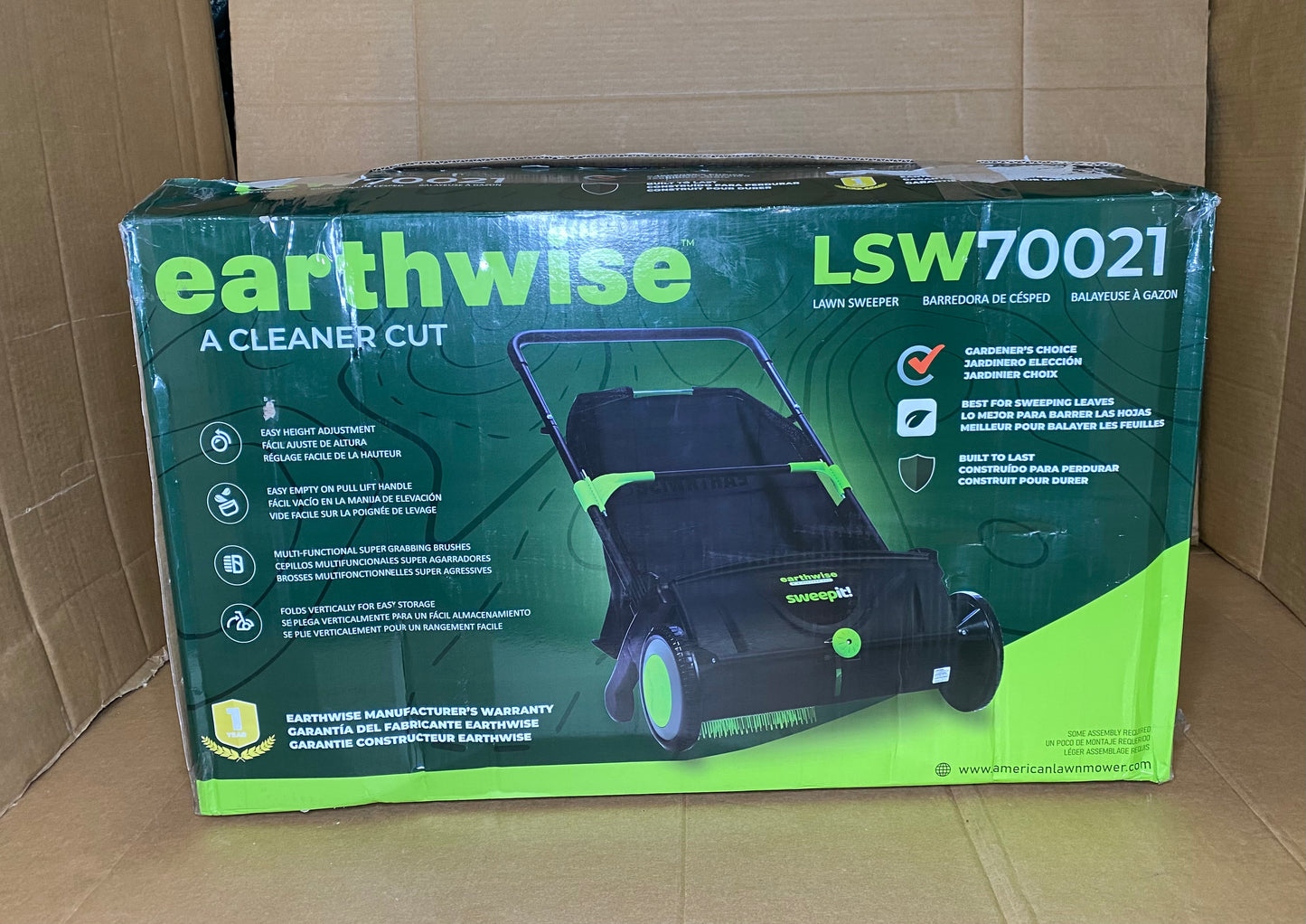 Earthwise LSW70021 21-Inch Width Leaf & Grass Push Lawn Sweeper, Black