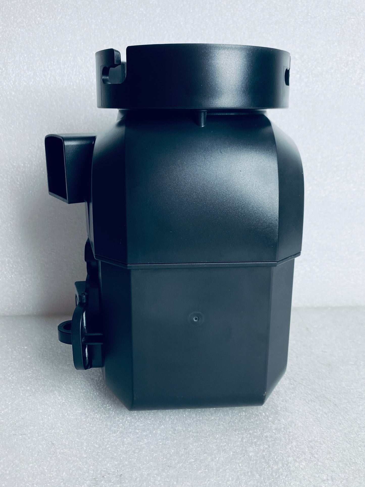 New Other Moultrie 40lb All Direction Hanging Deer & Fish Pond Feeder, Bluetooth