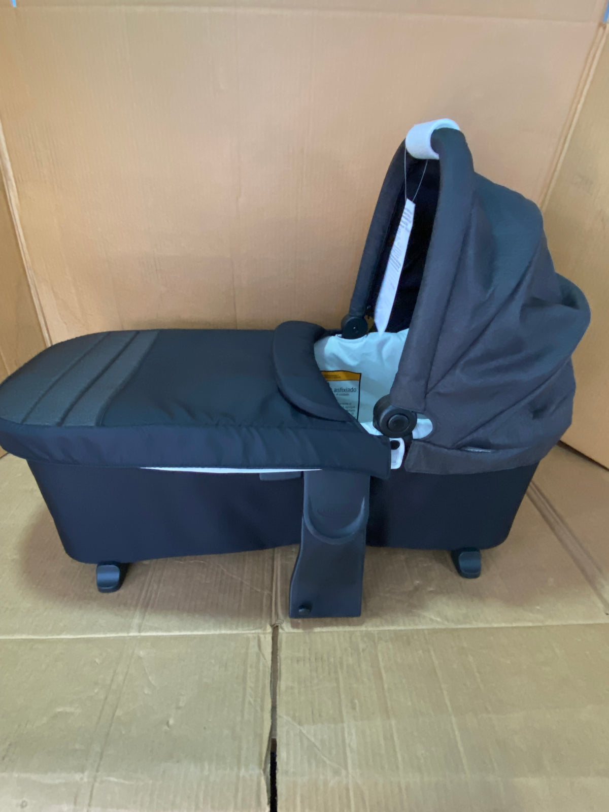 New Open Box Graco Modes Foldable Carry Cot/Canopy/Bassinet, Black