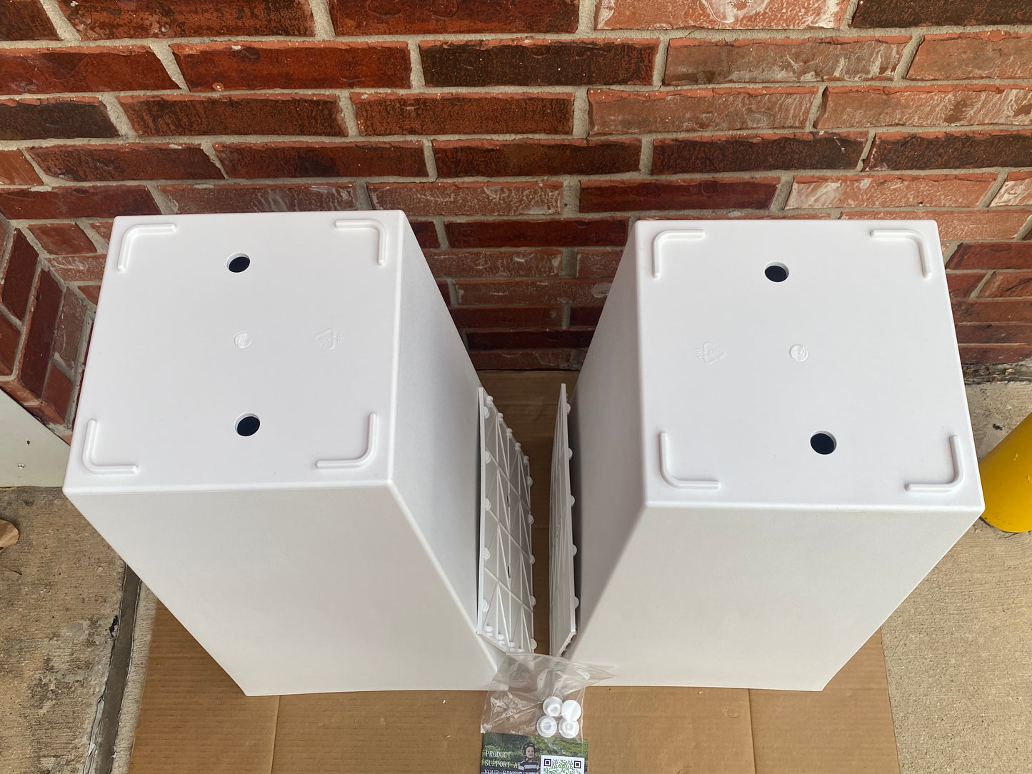 New (Set Of 2) Lifemaster 30” Heavy-Duty Indoor/Outdoor Large Planters, White