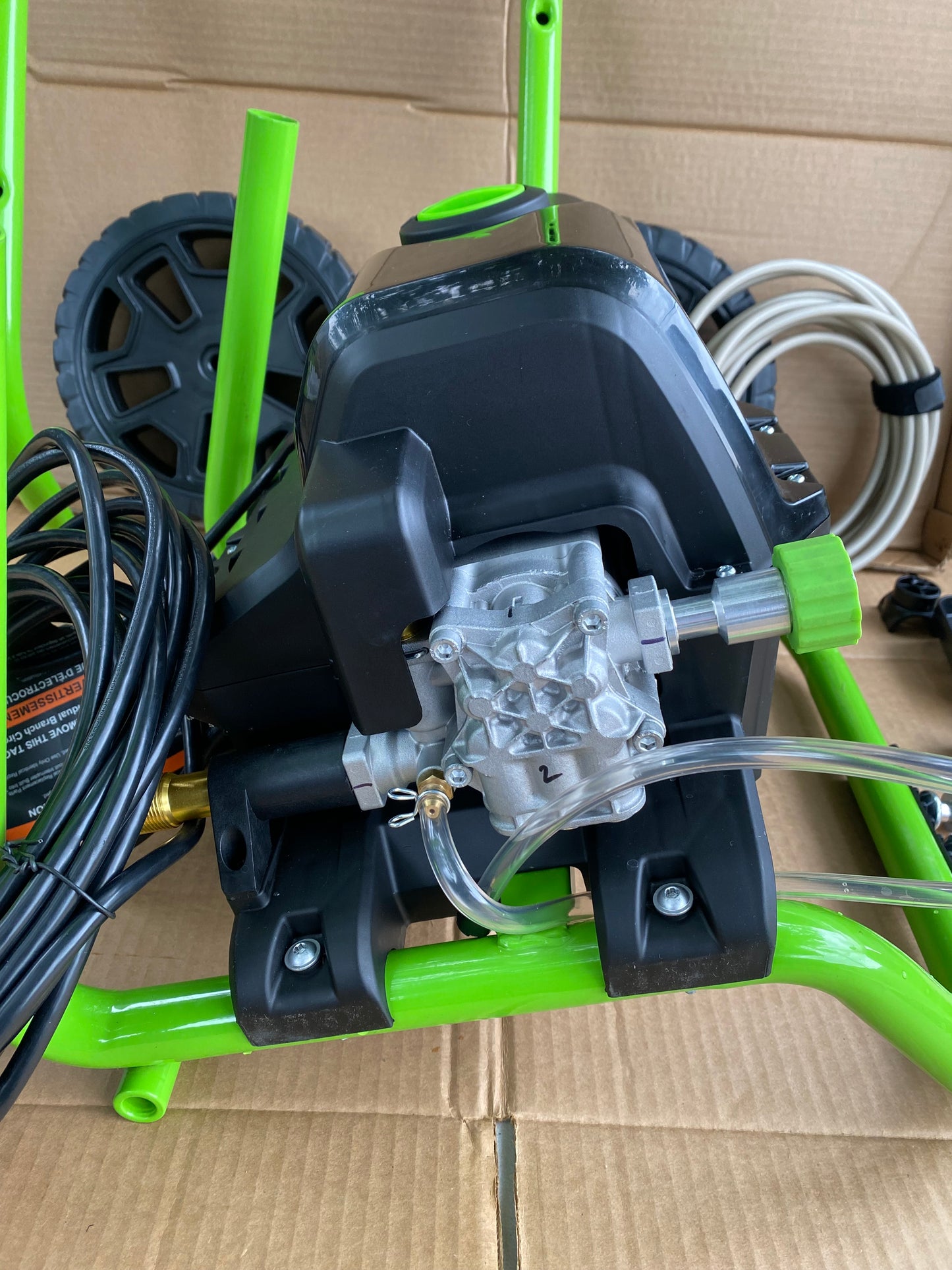 Greenworks 2000 PSI 1.1 GPM Max Electric Power Washer W/ 25°, 40° & Soap Nozzle