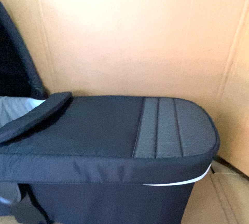 New Open Box Graco Modes Foldable Carry Cot/Canopy/Bassinet, Black