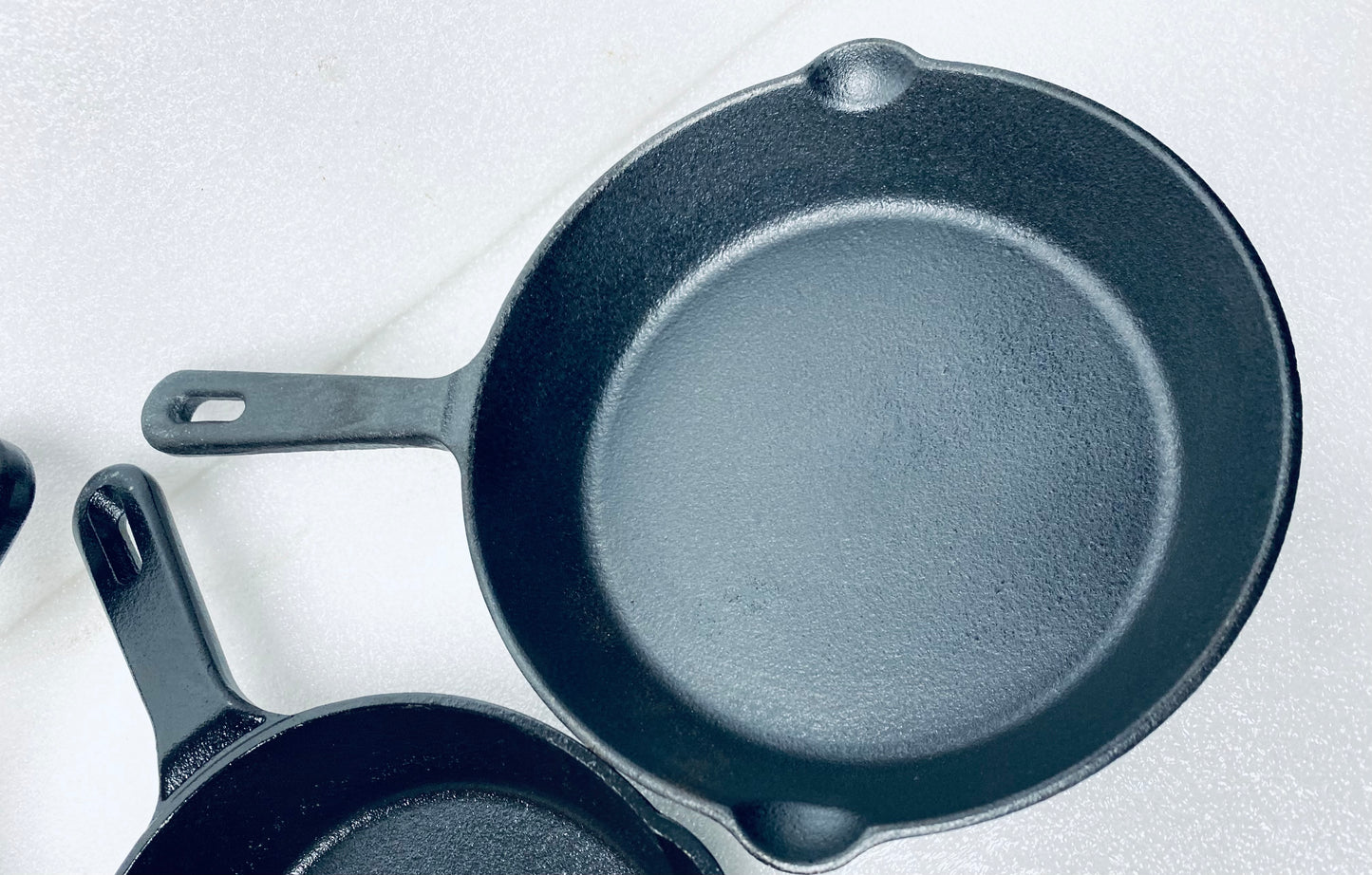 lot Of 3 - Pre-Seasoned Cast Iron Kitchen Pots & Pans (READ)