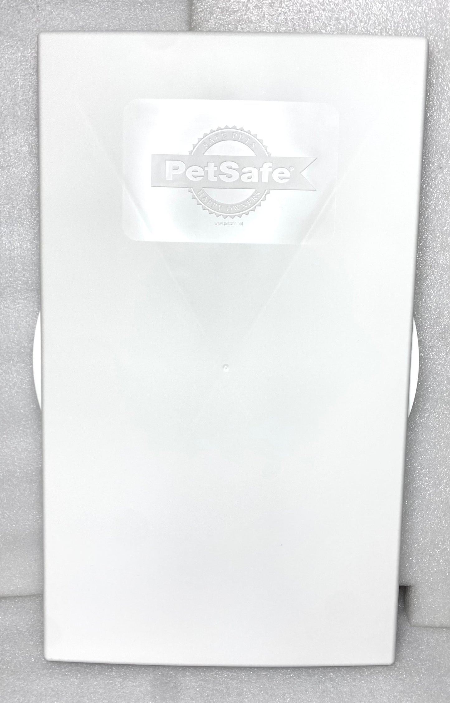 new Other - PetSafe Plastic Pet Door for Extra Large Dogs Weighing Up to 220 lb - (READ)