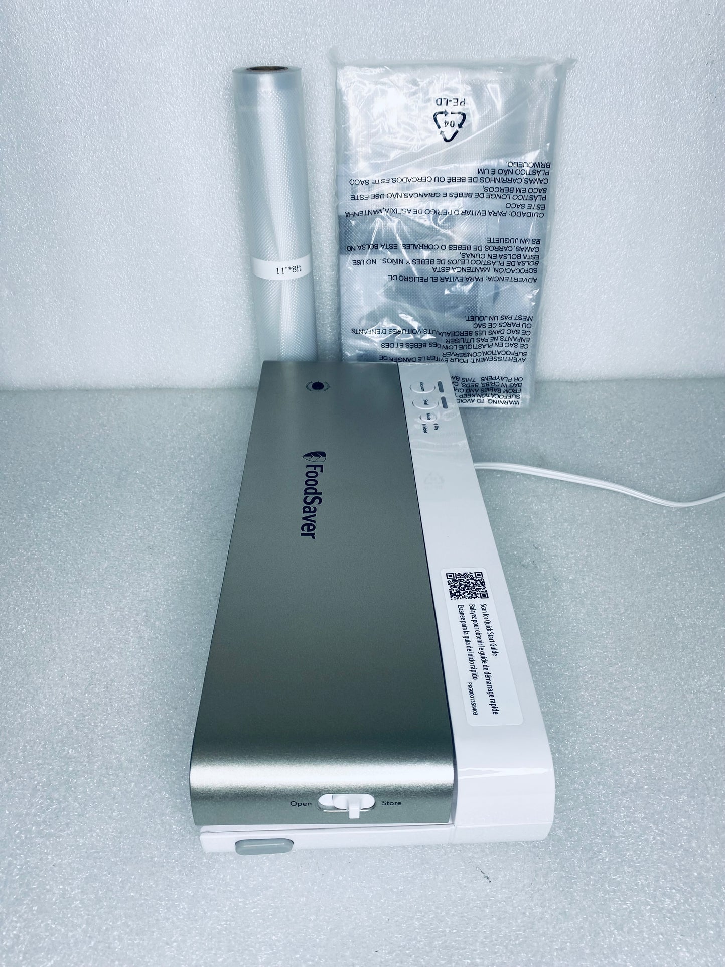 New Other FoodSaver Compact Vacuum Sealer Machine With Airtight Bags & Roll