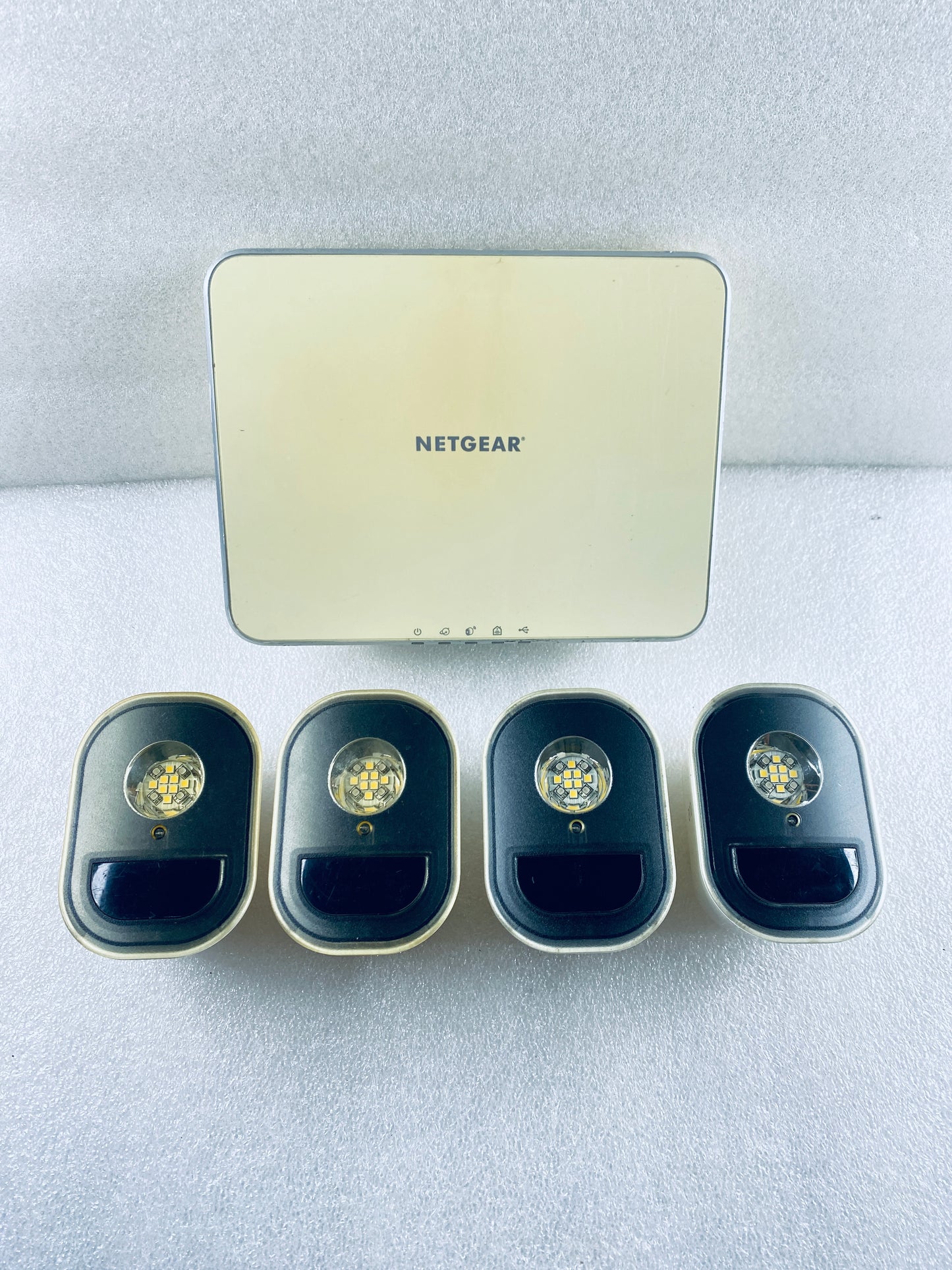 Lot Of 5–NetGear Arlo In/Outdoor Smart Security Lights With Base Station, White