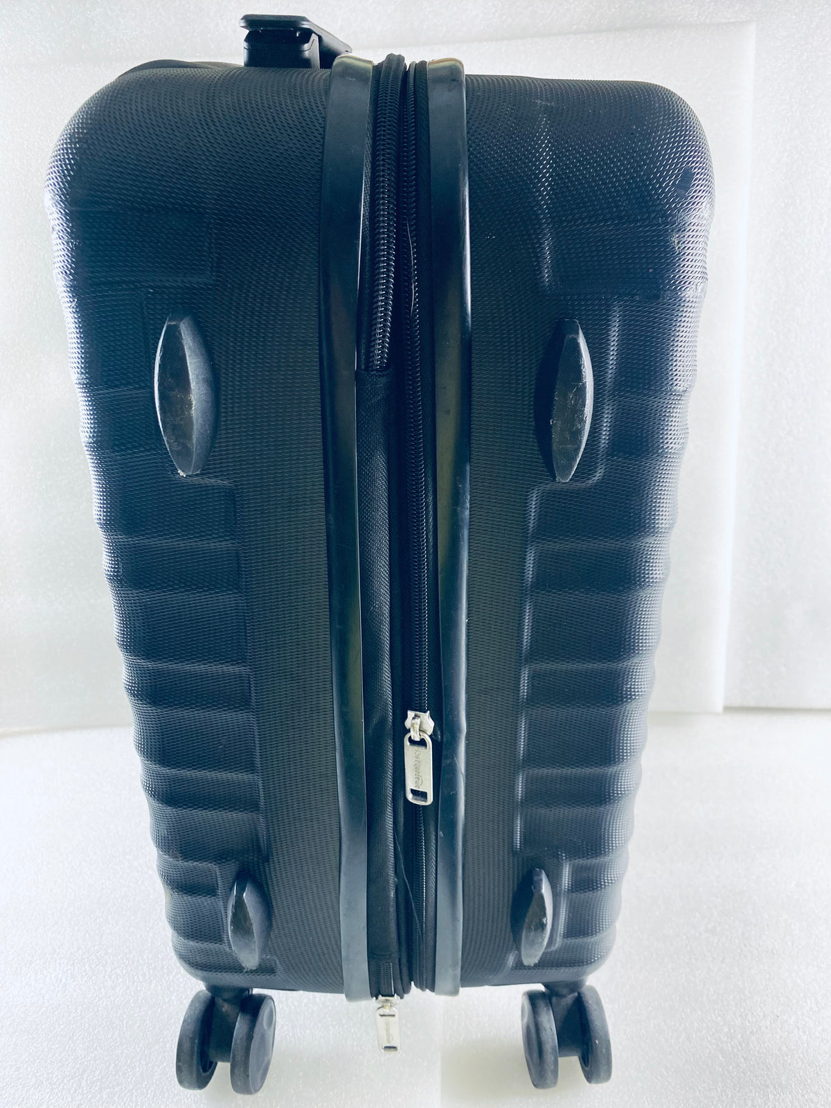 Amazon Basics 21" Hardside Carry-On Luggage with Spinner Wheels, Black