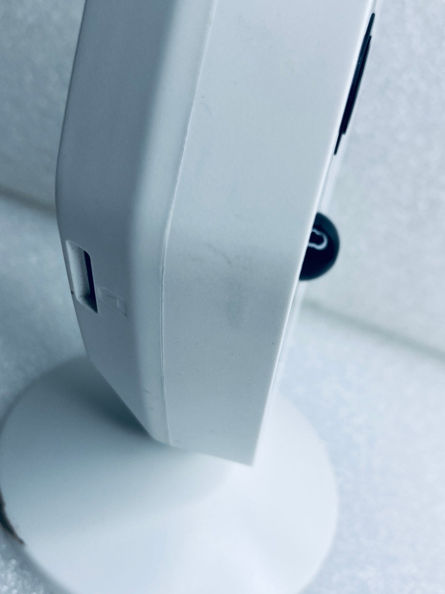 Night Owl Wireless 1080P Indoor White Security Camera, WCM-HT20W-IN-HIK