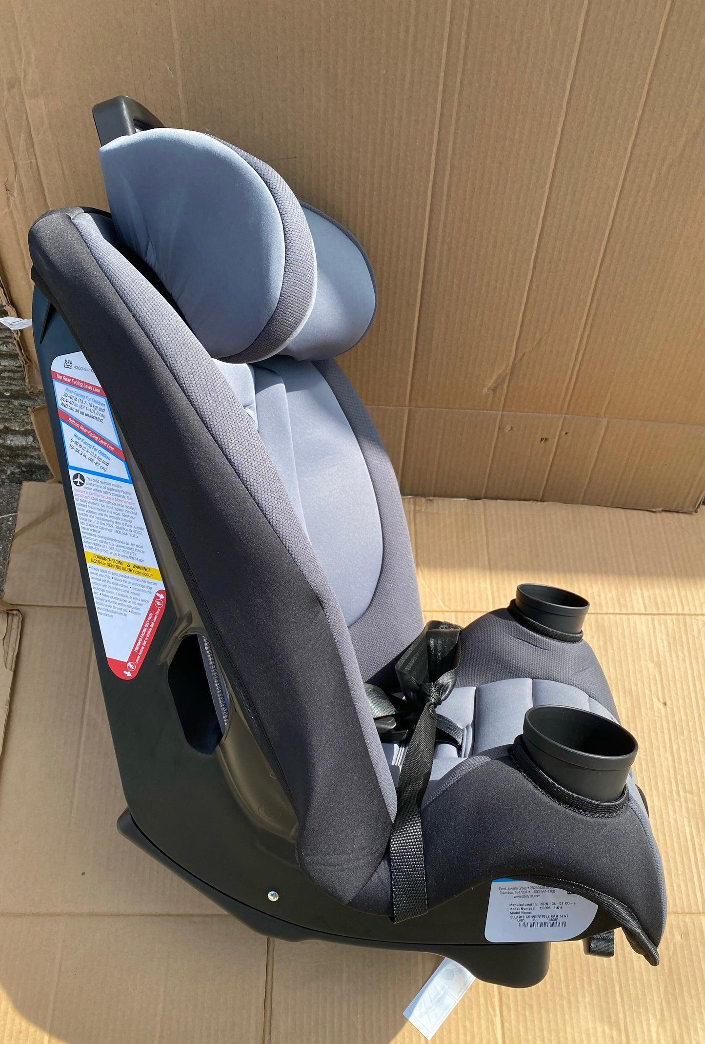 Like New Safety 1st Ellaris 3-in-1 Convertible Rear & Forward-Facing Car Seat